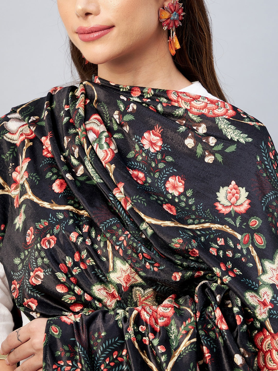 InWeave Black Printed Velvet Shawl - Swadesiicart