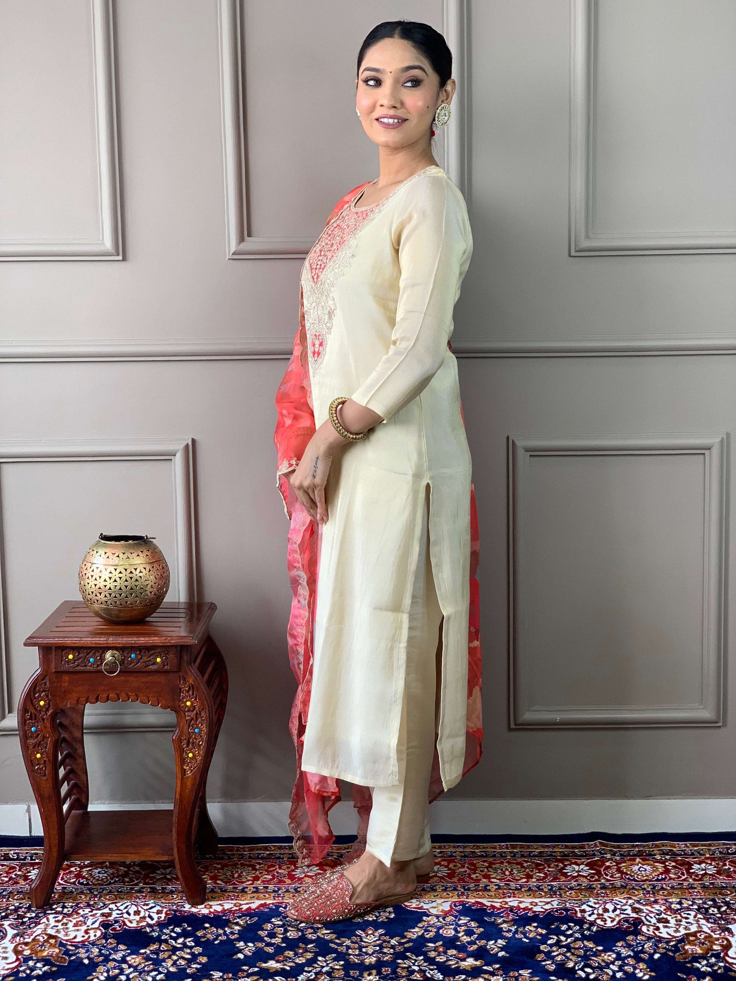 The52 Cream Embroidered Chanderi Silk Fabric Straight Kurta, Pant and Dupatta Set - Swadesiicart
