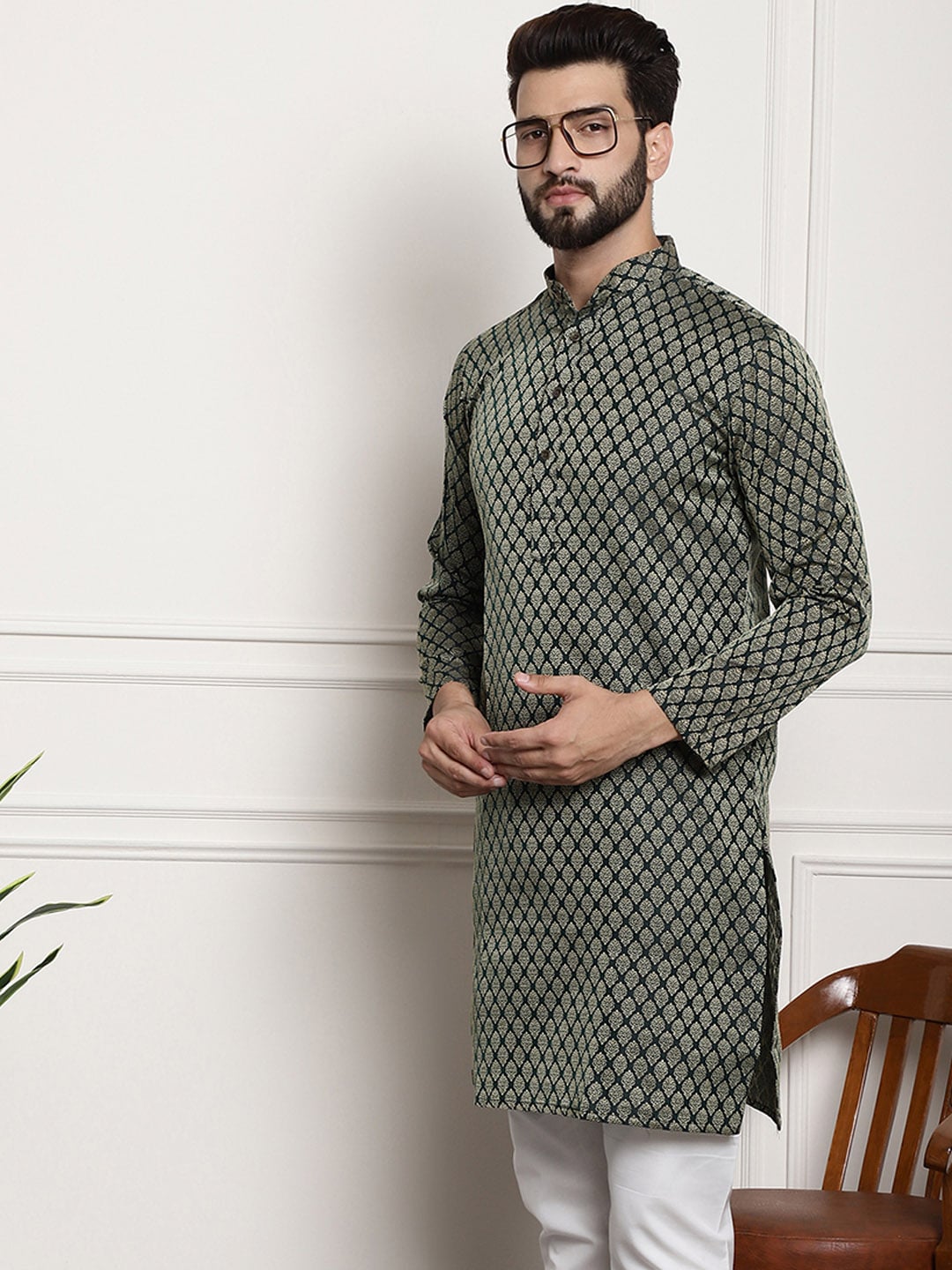 Sojanya Band Collar Ethnic Motifs Woven Design Kurta | Swadesiicart