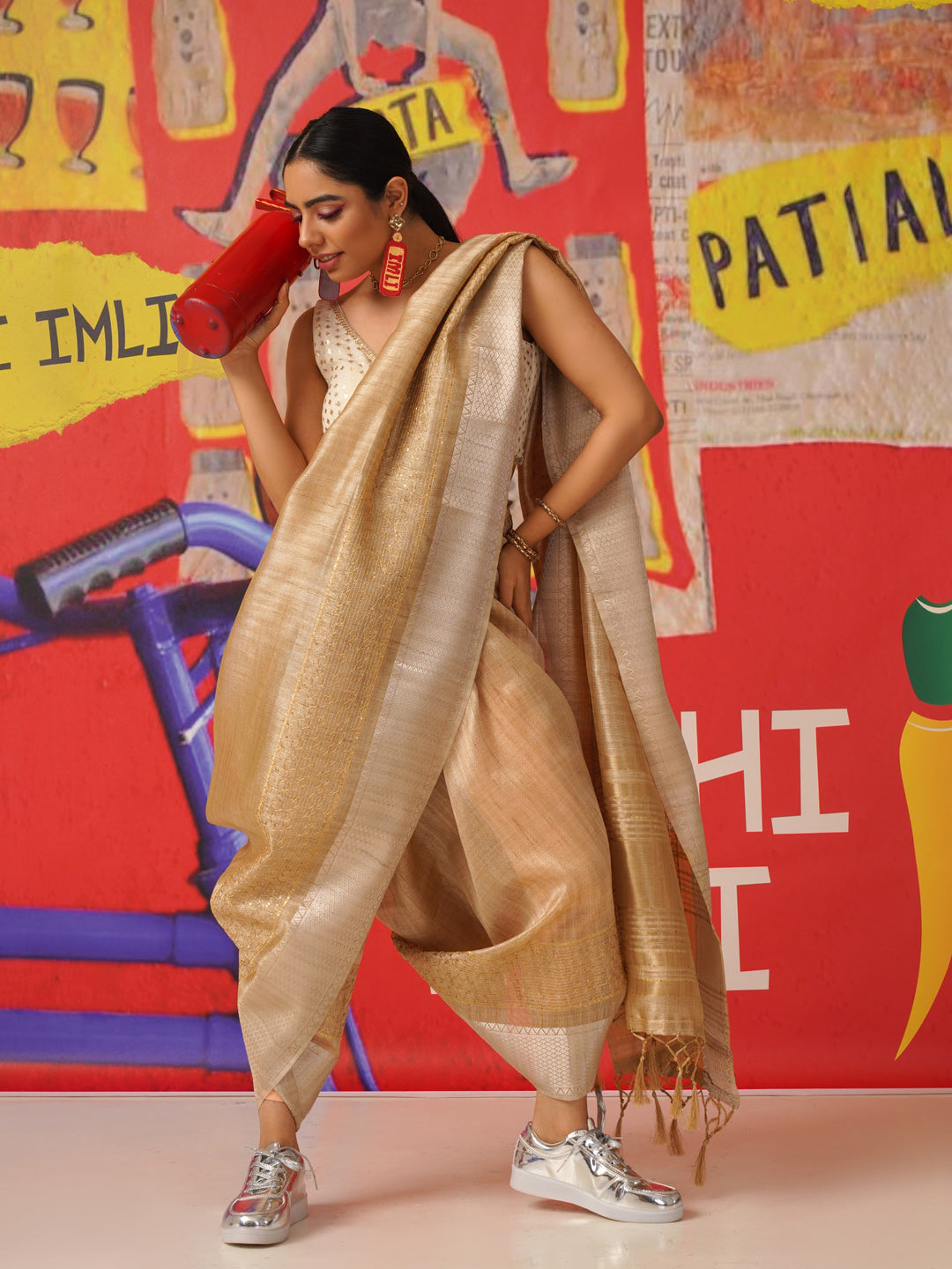 Tikhi Imli Sequinned Jute Silk Saree | Swadesiicart