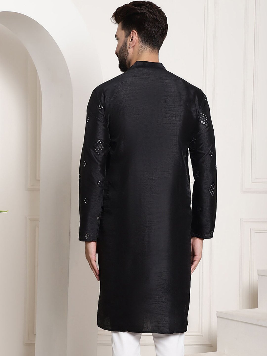 Sojanya Ethnic Motifs Embroidered Thread Work Kurta | Swadesiicart
