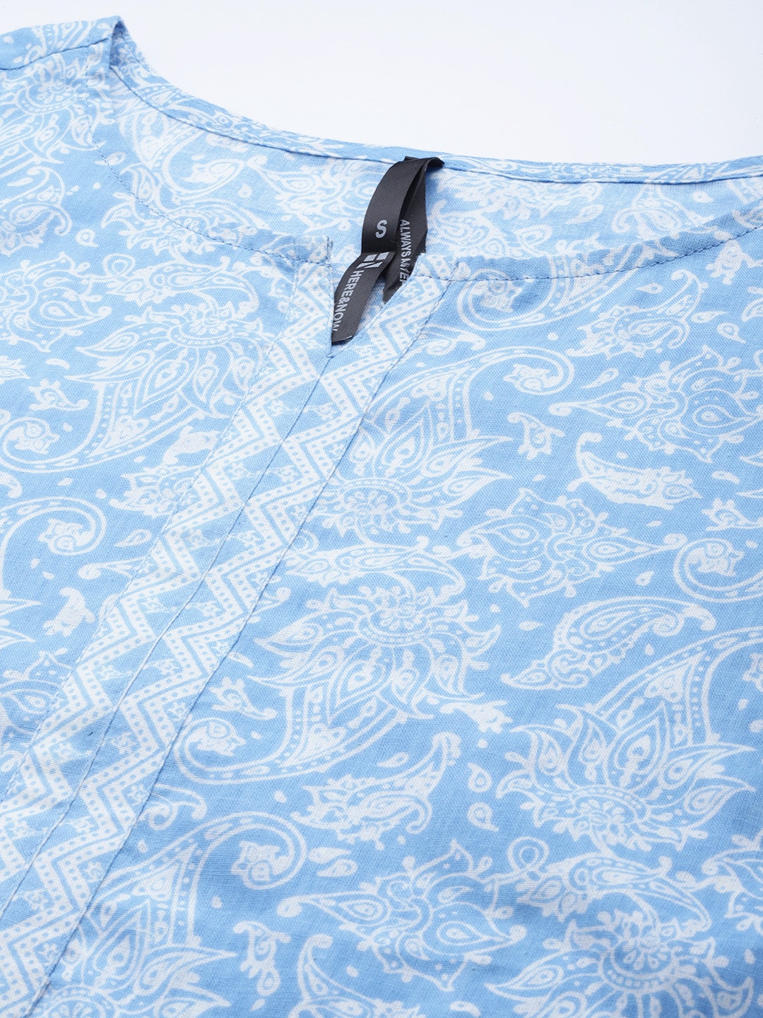 HERE&NOW Women Blue & White Paisley Printed Cotton Kurta - Swadesiicart