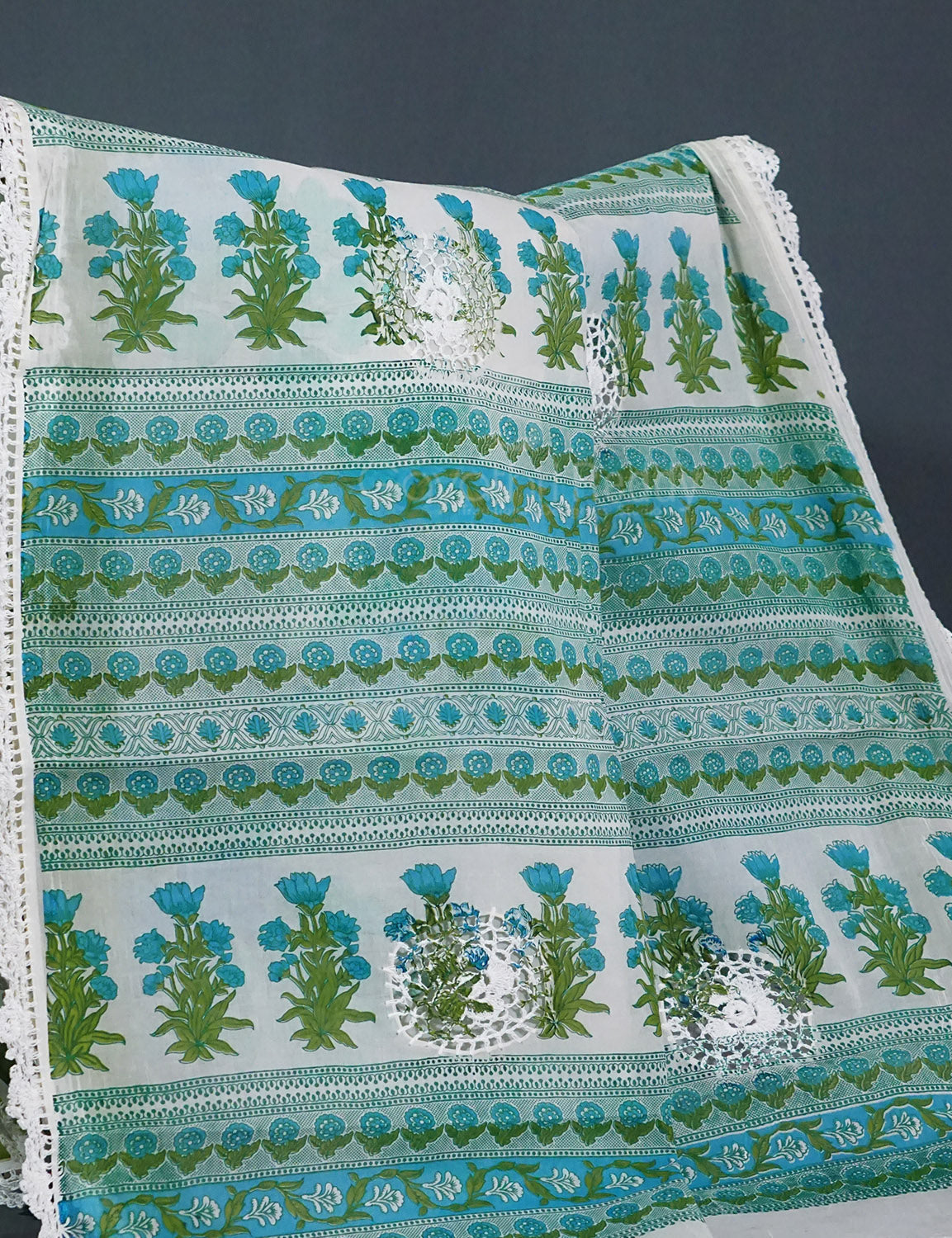 Off White Colour Block Print Crocia Mulmul Cotton Saree By Gayathri Reddy Designer Studio | Swadesiicart
