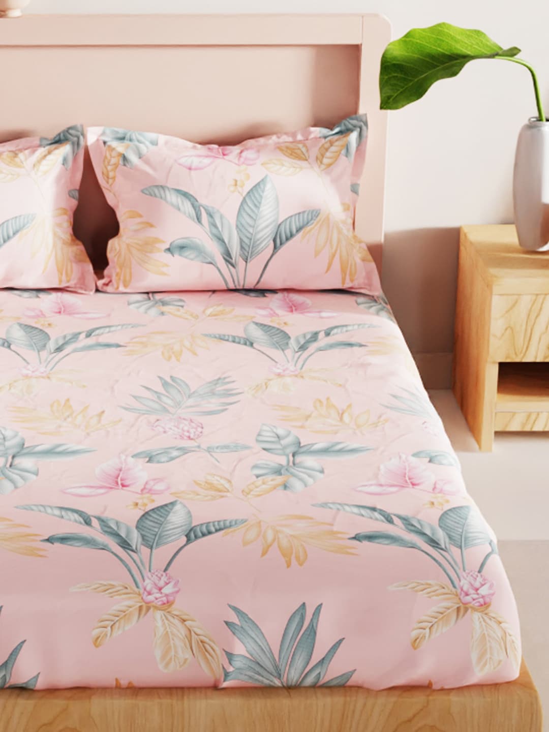 BIANCA Coral & Orange Floral 186 TC King Bedsheet with 2 Pillow Covers - Swadesiicart