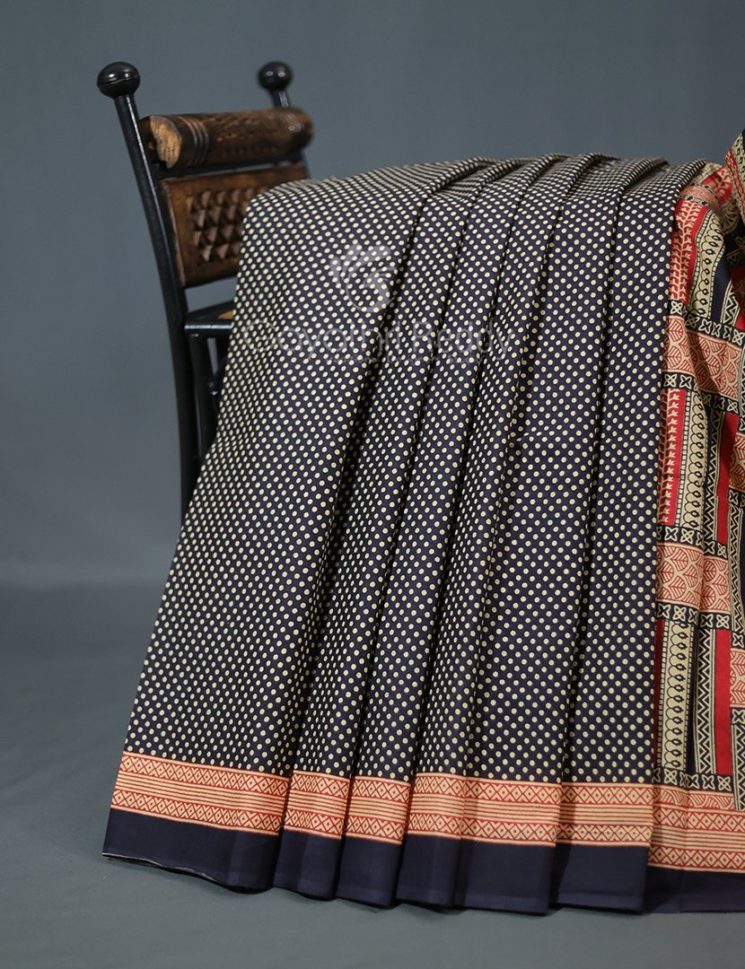 Black Coloured Combination Printed Cotton Saree By Gayathri Reddy Designer Studio | Swadesiicart