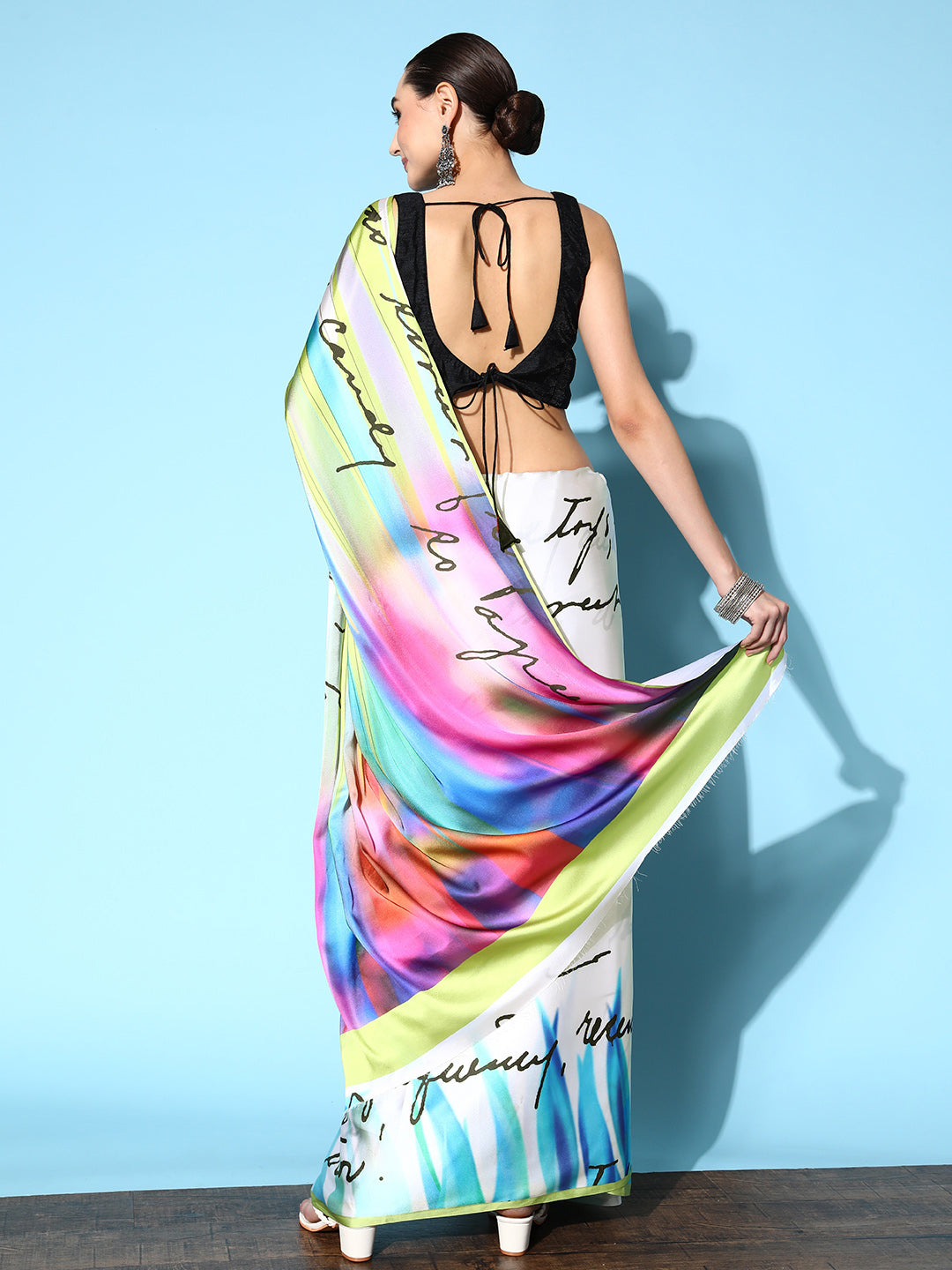 Tikhi Imli Off White & Green Abstract Print Satin Saree | Swadesiicart
