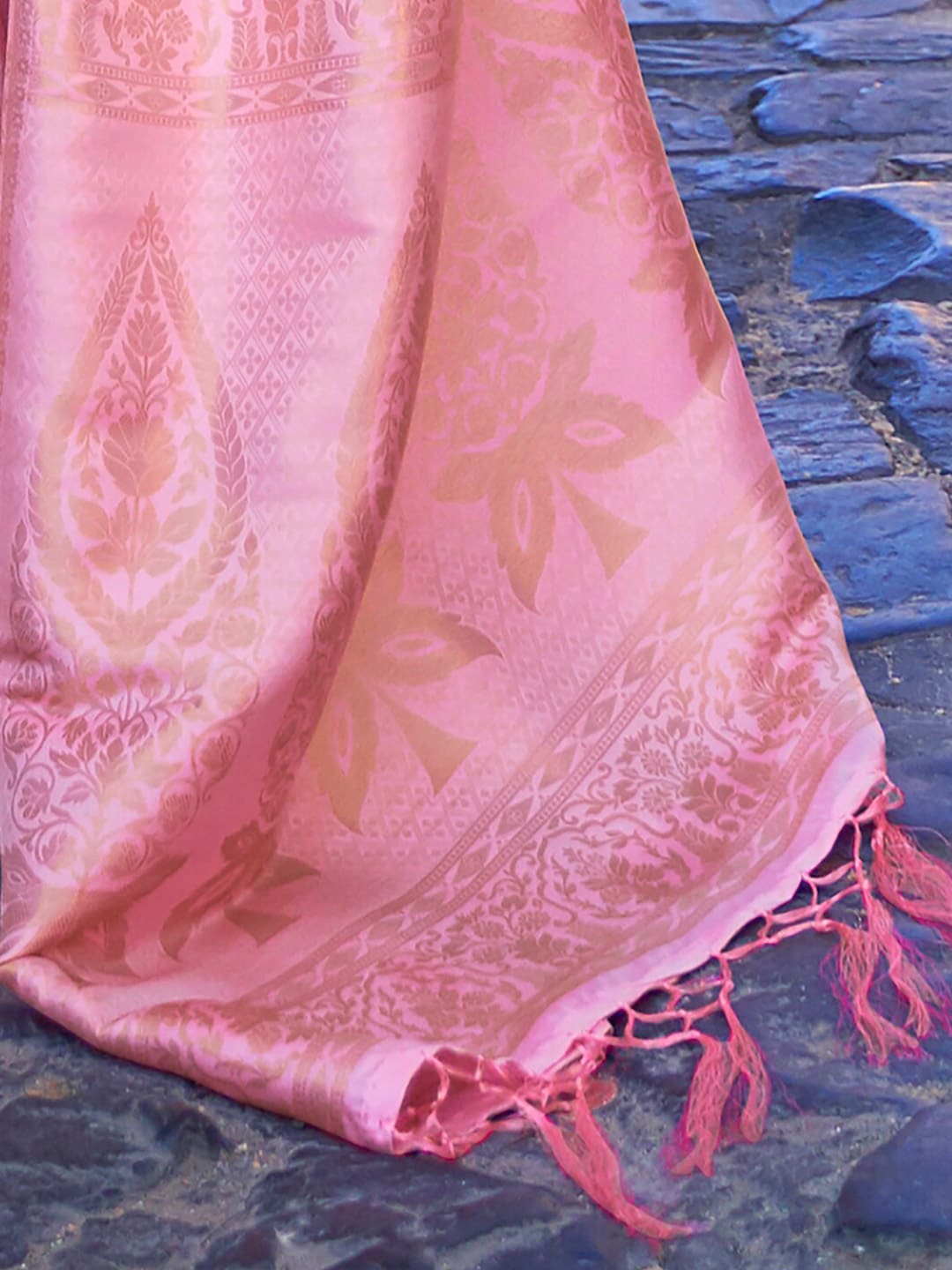 Mitera Pink & Gold-Toned Ethnic Motifs Zari Silk Blend Banarasi Saree | Swadesiicart
