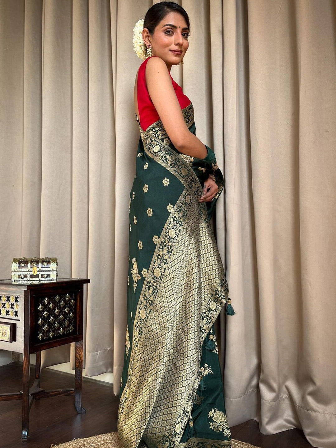 Kalini Woven Design Zari Banarasi Saree | Swadesiicart