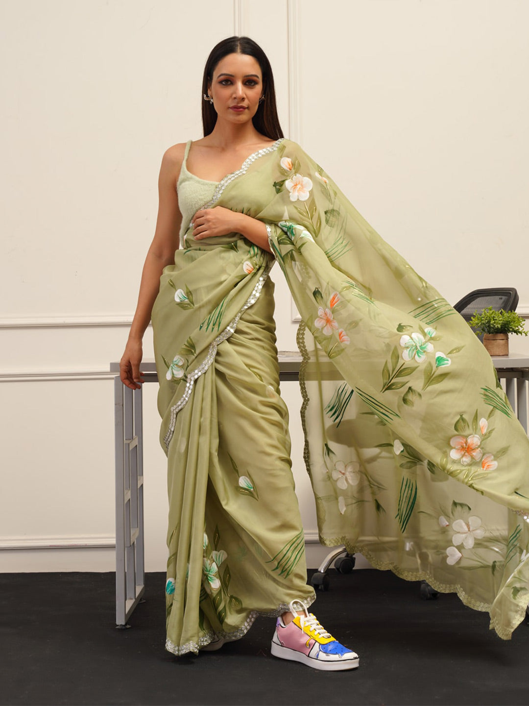 Tikhi Imli Floral Printed Organza Saree | Swadesiicart