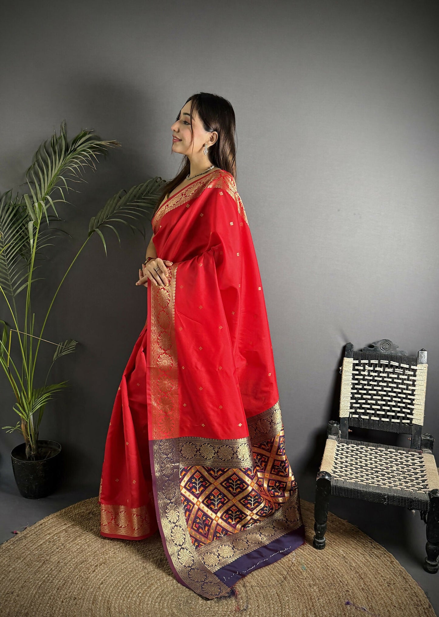 Joban Fashion Red Banarasi Cotton Silk Woven Saree | Swadesiicart