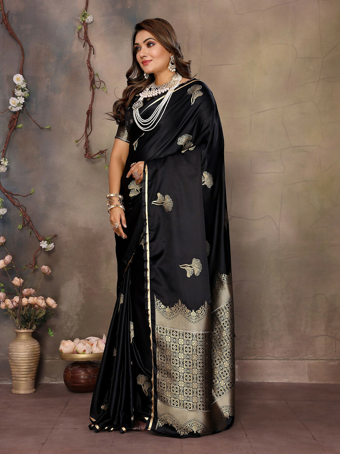 Joban Fashion Black Floral Motifs Banarasi Silk Sarees | Swadesiicart
