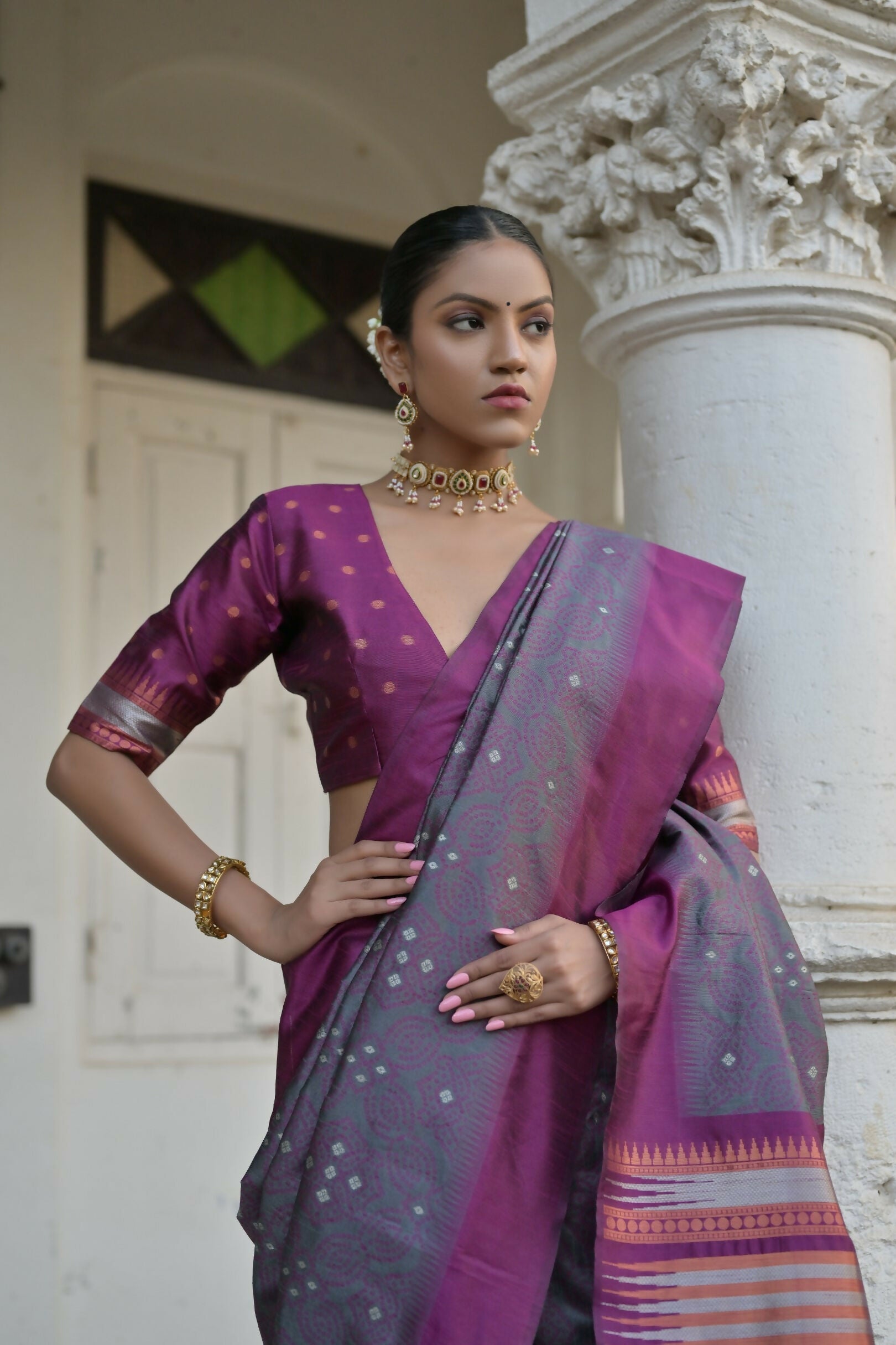 Vishnu Weaves Women's Grey Raw Silk Saree with Blouse - Swadesiicart