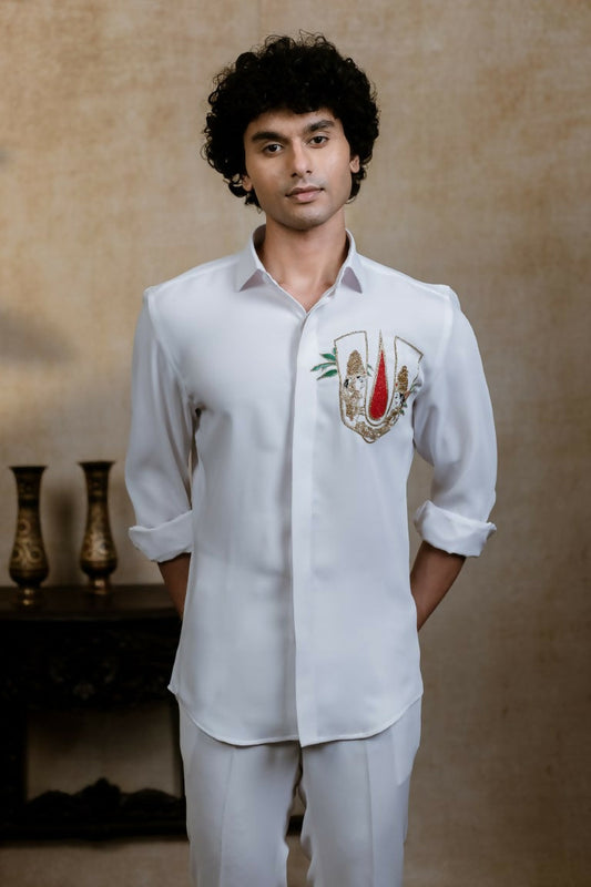 British White Sri Vari Sutra Shirt By Hilo Design | Swadesiicart