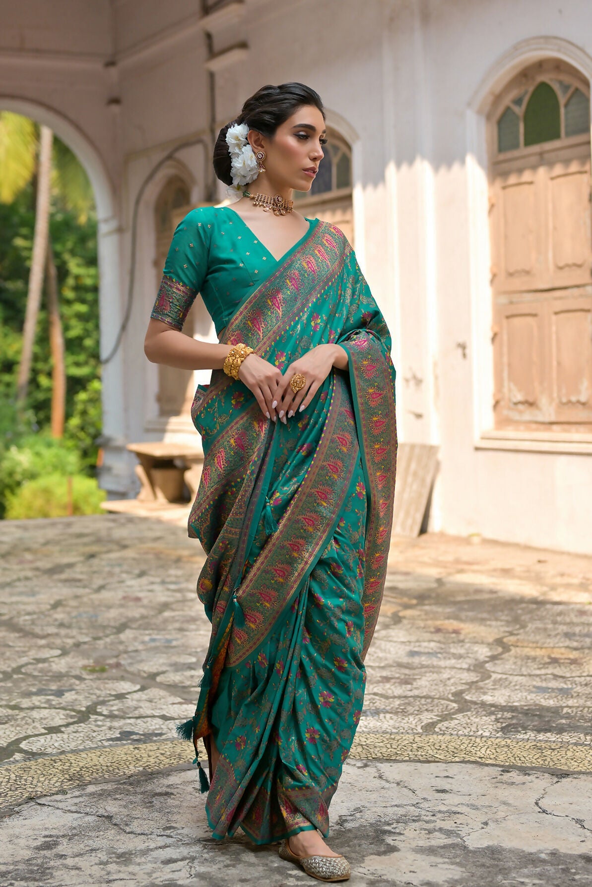 Vishnu Weaves Women's Rama Silk Woven Saree with Blouse - Swadesiicart
