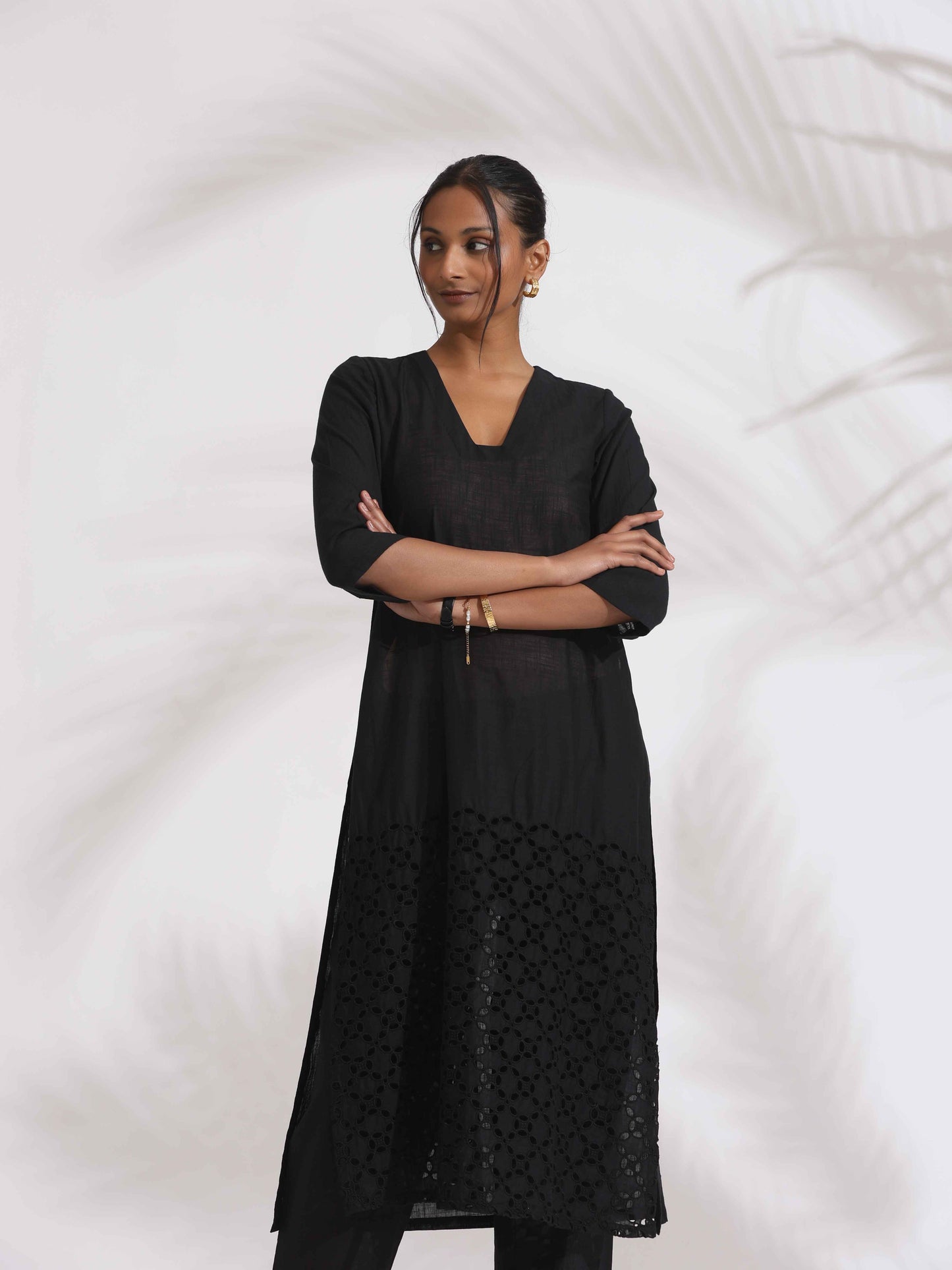 trueBrowns Black Cotton Schiffli Kurta Set | Swadesiicart