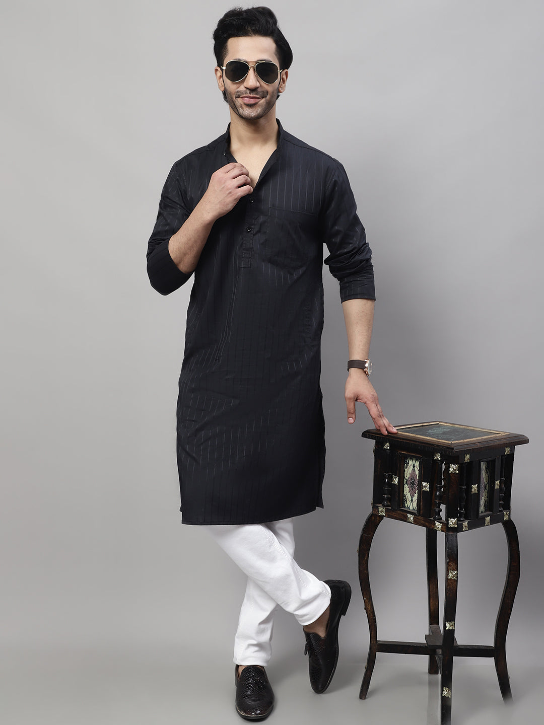 Even Apparels Black Pure Cotton Kurta With Band Collar | Swadesiicart