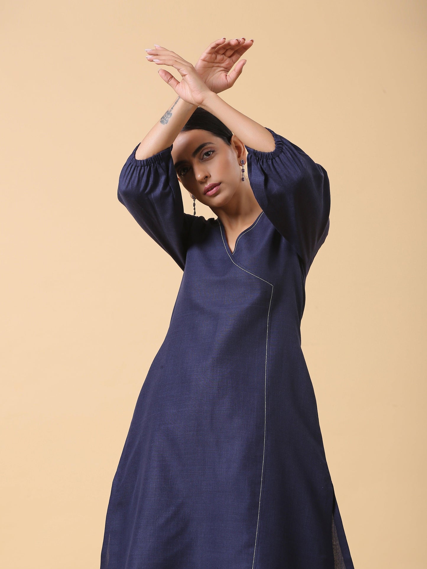 trueBrowns Cotton Linen Dark Blue Kurta Pant Set | Swadesiicart