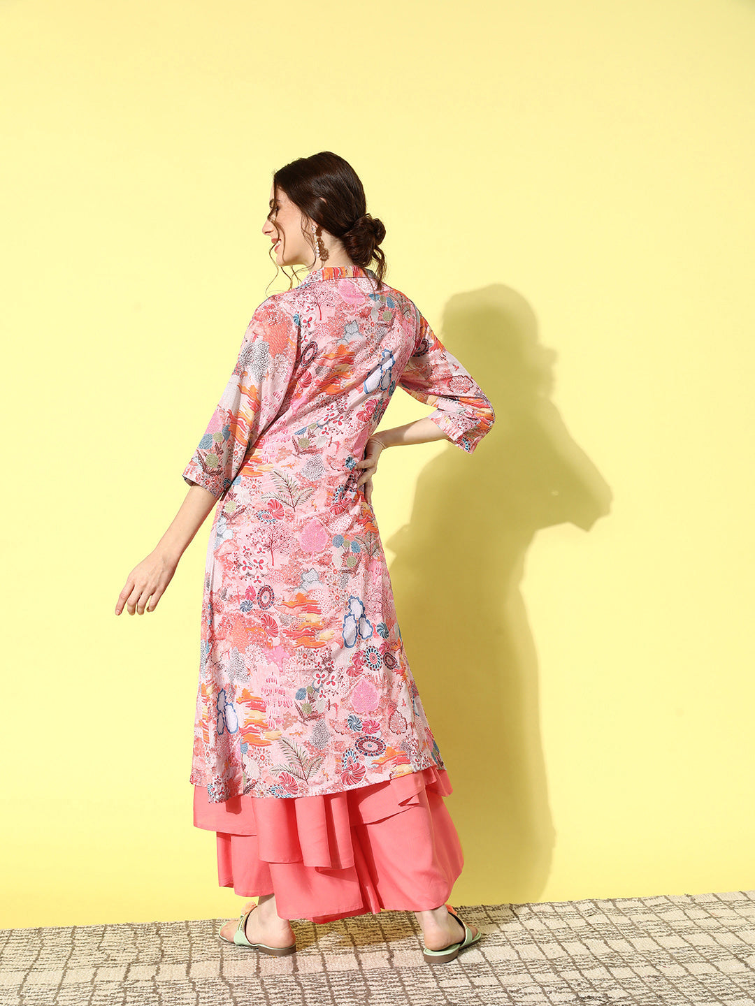 InWeave Women's Camelia Fusion Layer With Peach Sleeveless Kurta Set - Swadesiicart