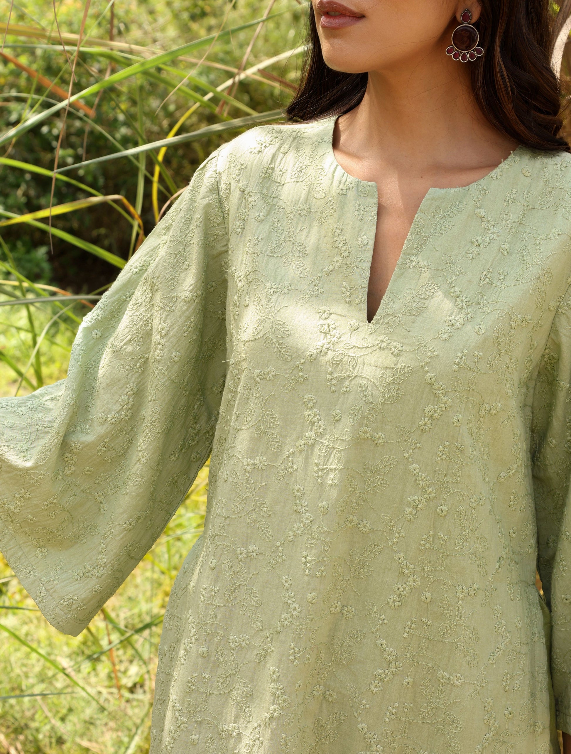 trueBrowns Green Cotton Embroidered Kurta Set | Swadesiicart