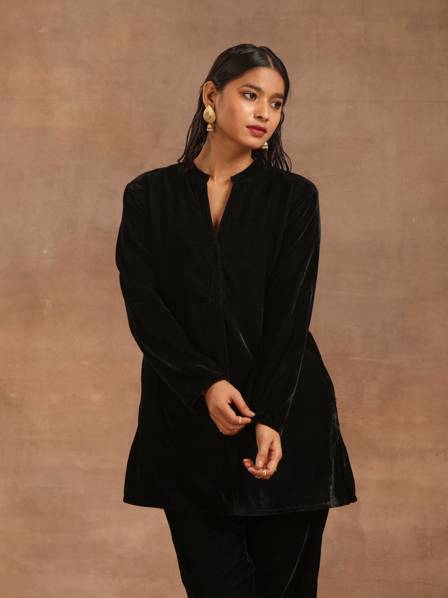 trueBrowns Black Velvet Solid Co-ord Set - Swadesiicart