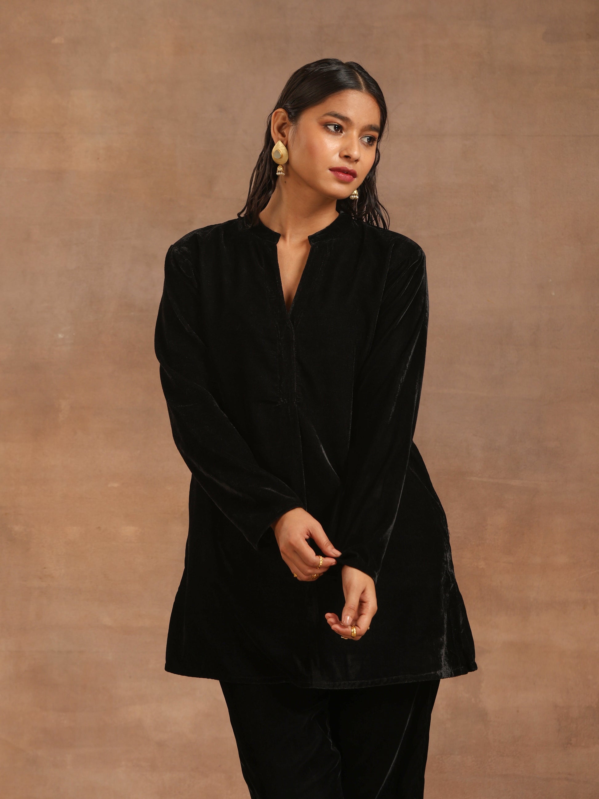 trueBrowns Black Velvet Solid Co-ord Set - Swadesiicart