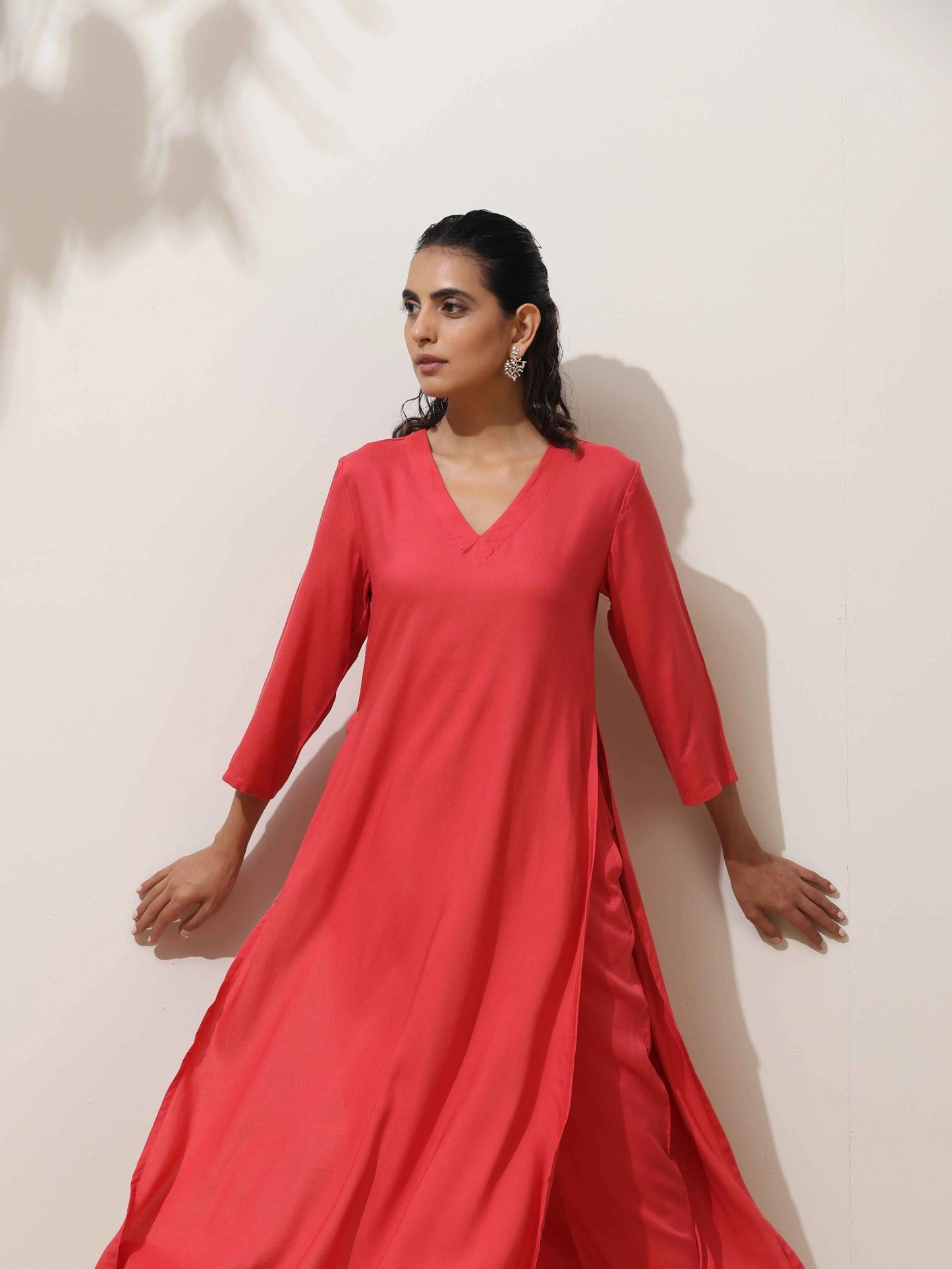 trueBrowns Coral Viscose Solid Kurta Pant Set | Swadesiicart