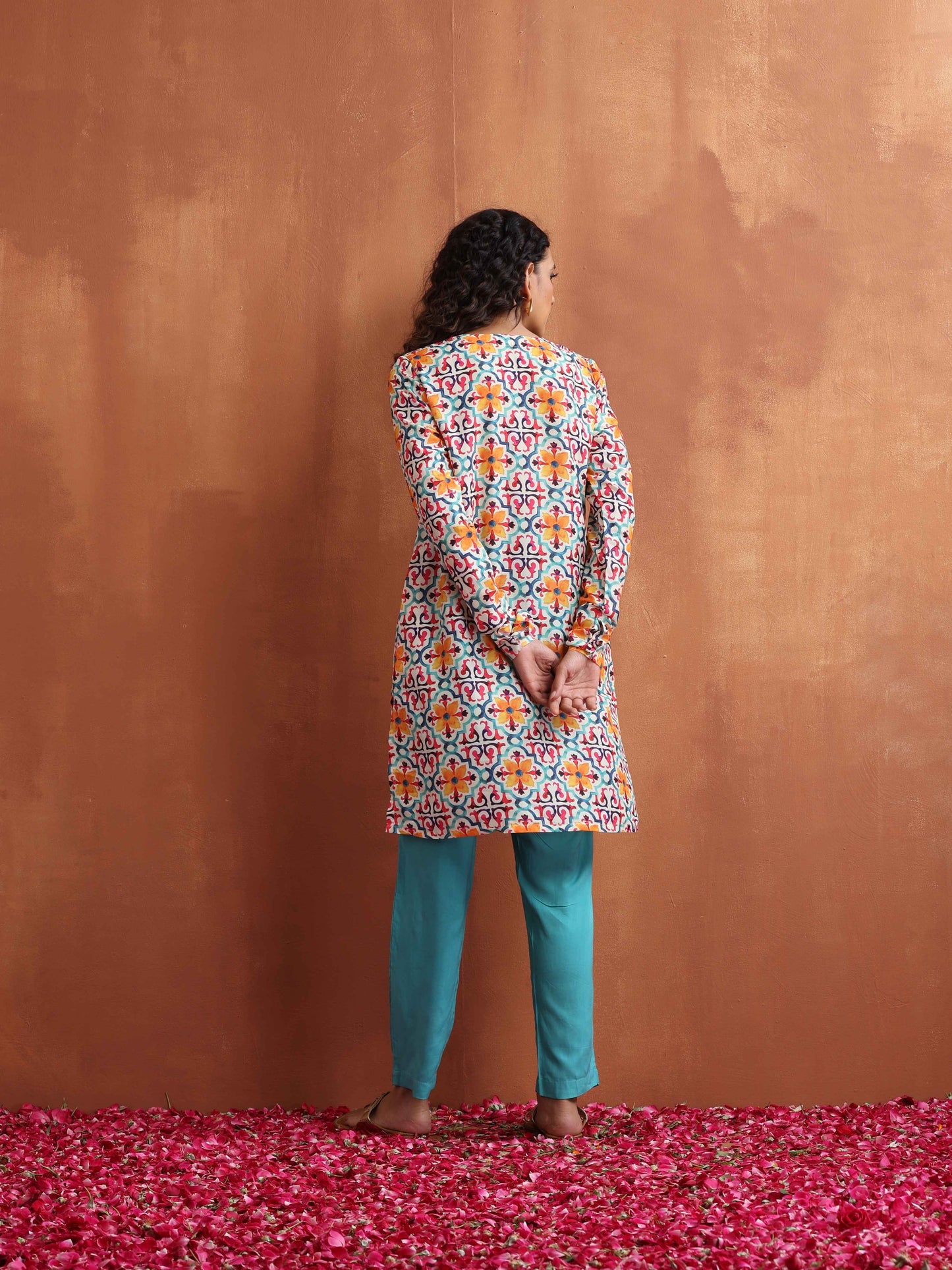 trueBrowns Off White Print Kurta Co-ord Set - Swadesiicart