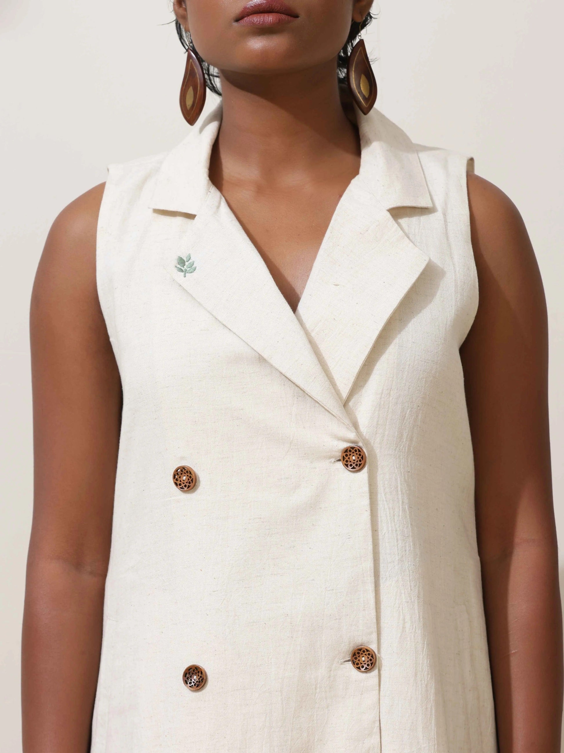 trueBrowns Off-White Cotton Linen Dress | Swadesiicart