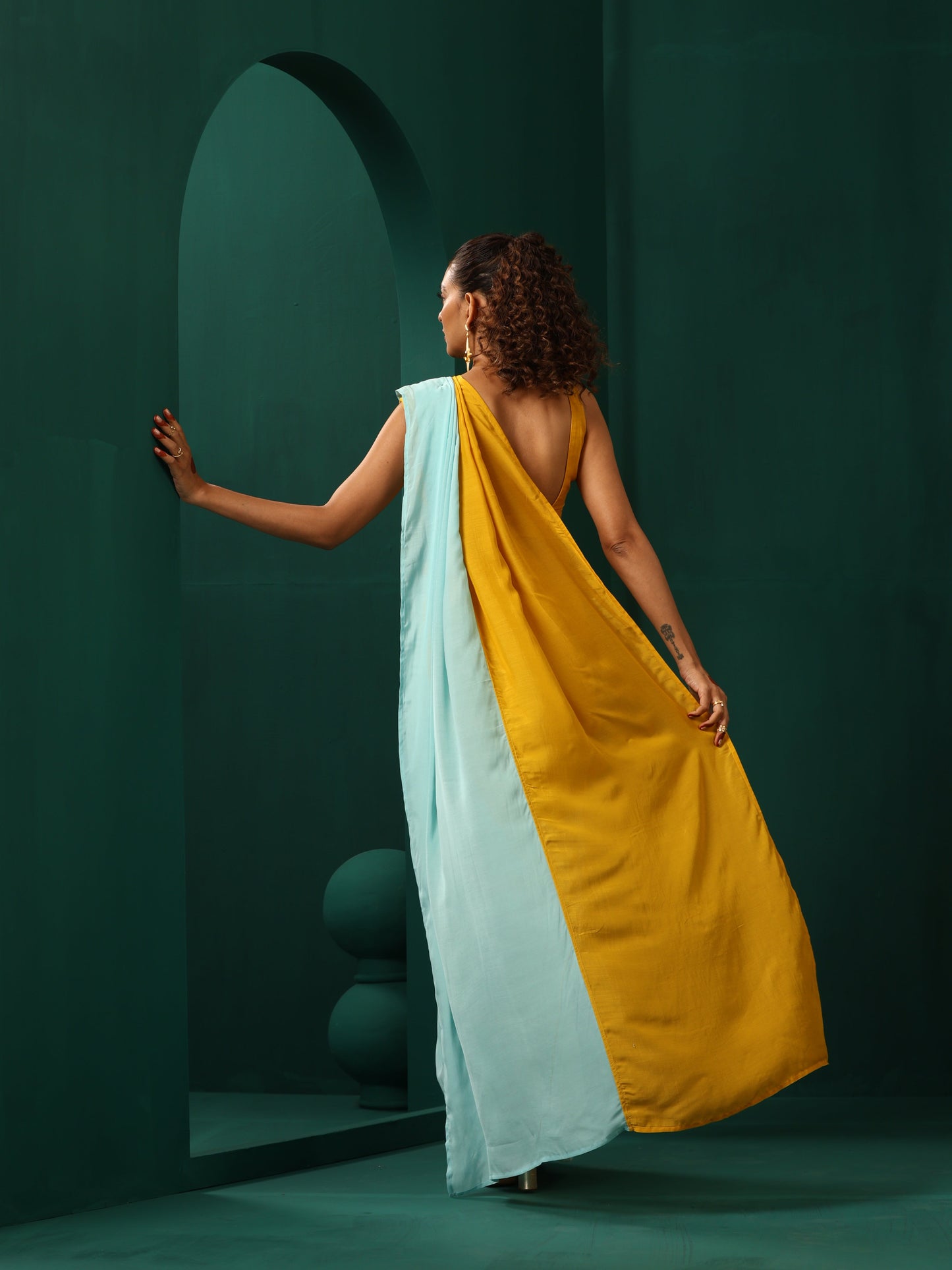 trueBrowns Blue Mustard Muslin Silk Ready to Wear Saree | Swadesiicart