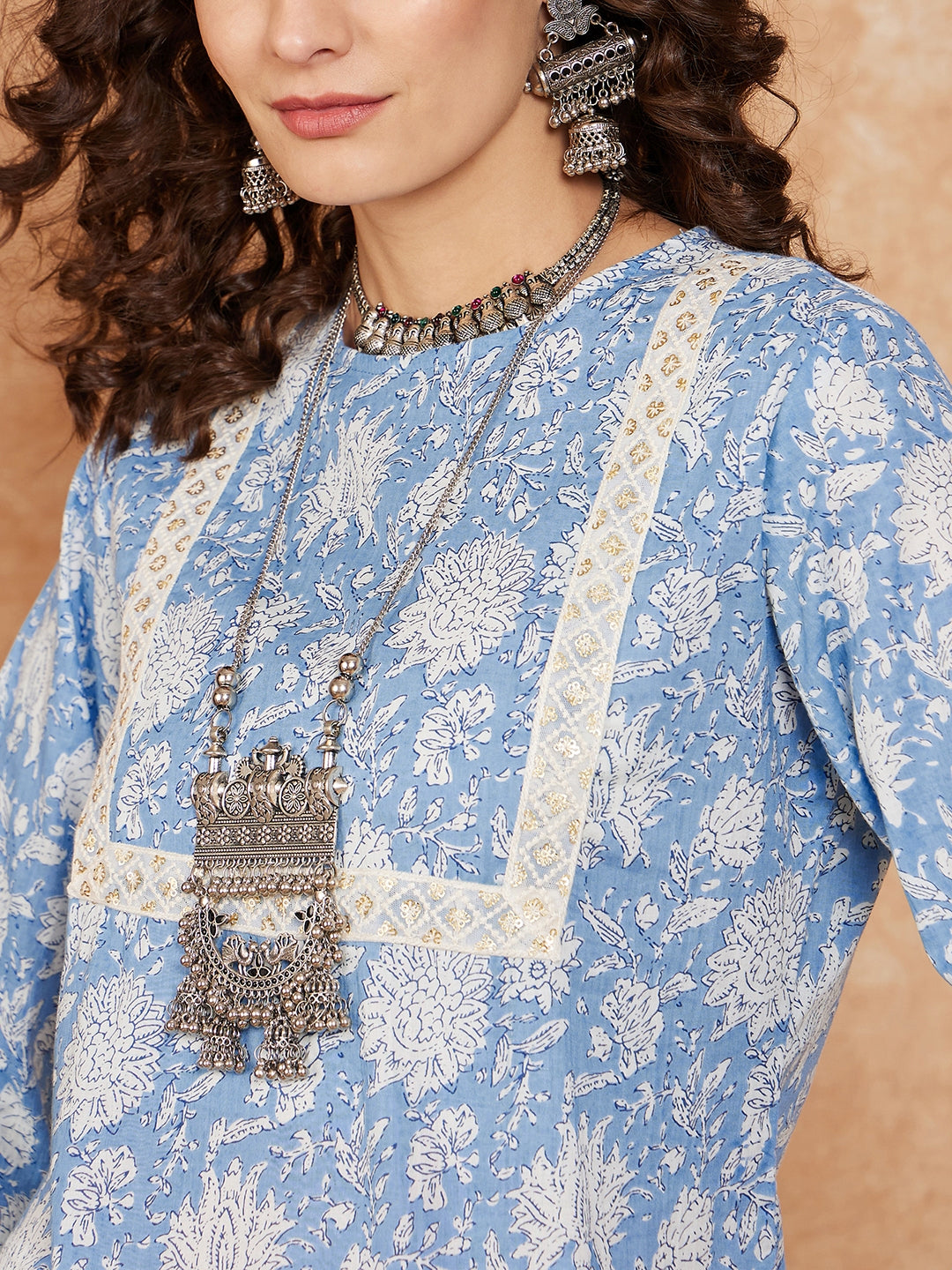 InWeave Women's Blue White Floral Square Lace Work Straight Kurta - Swadesiicart