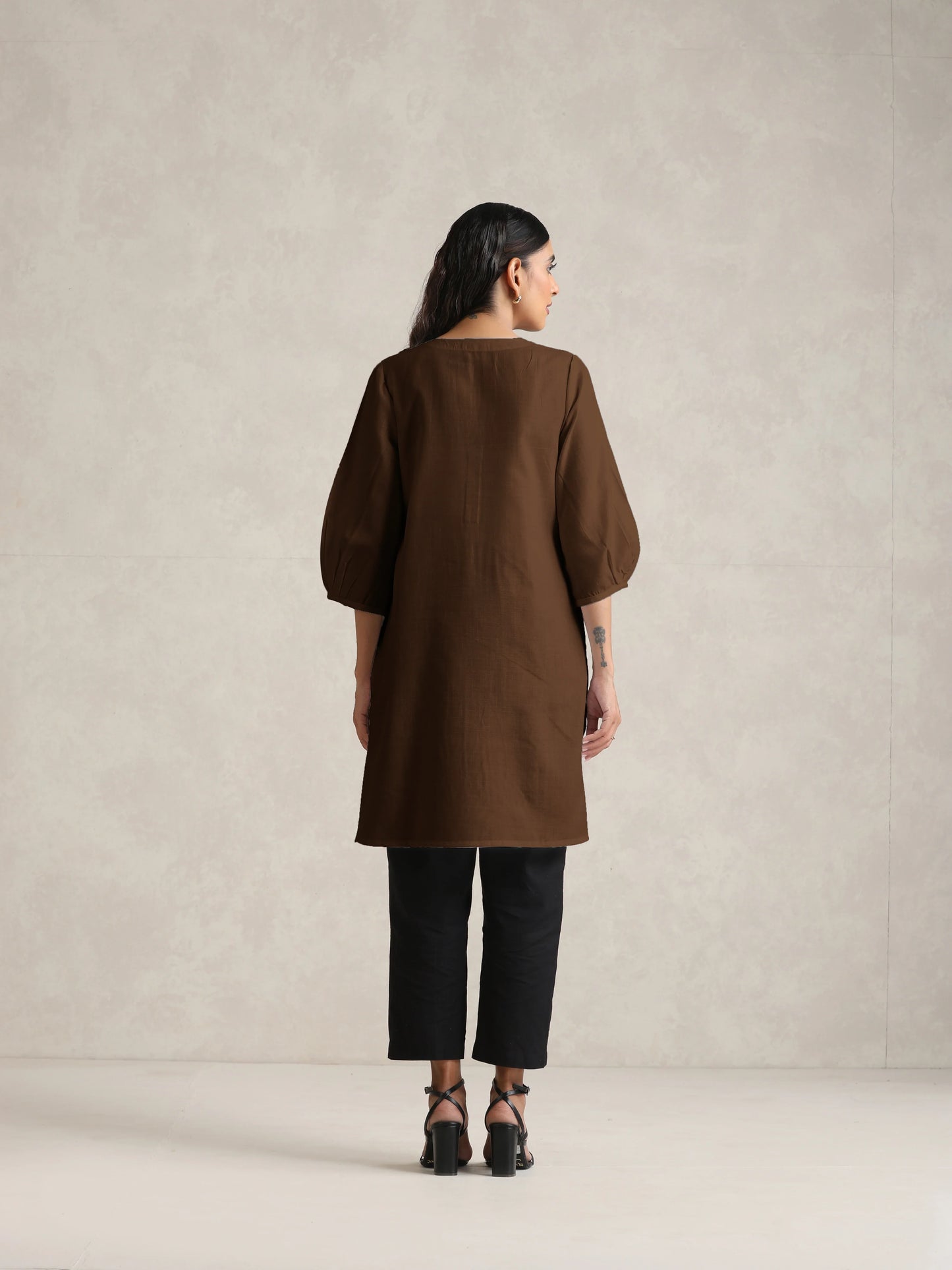 trueBrowns Brown Cotton Blend Short Kurta | Swadesiicart