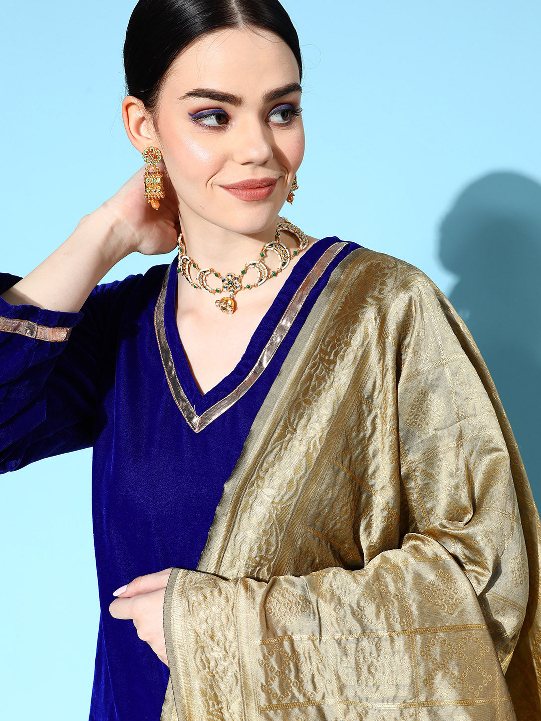 InWeave Women's Blue Velvet Kurta Set With Beige Brocade Dupatta - Swadesiicart