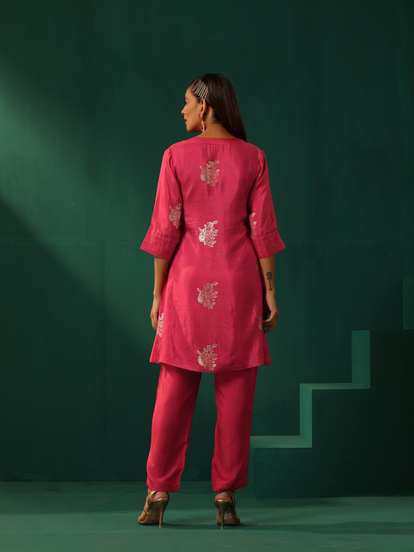 trueBrowns Pink Floral Viscose Silk Round Neck Co-ord Set - Swadesiicart