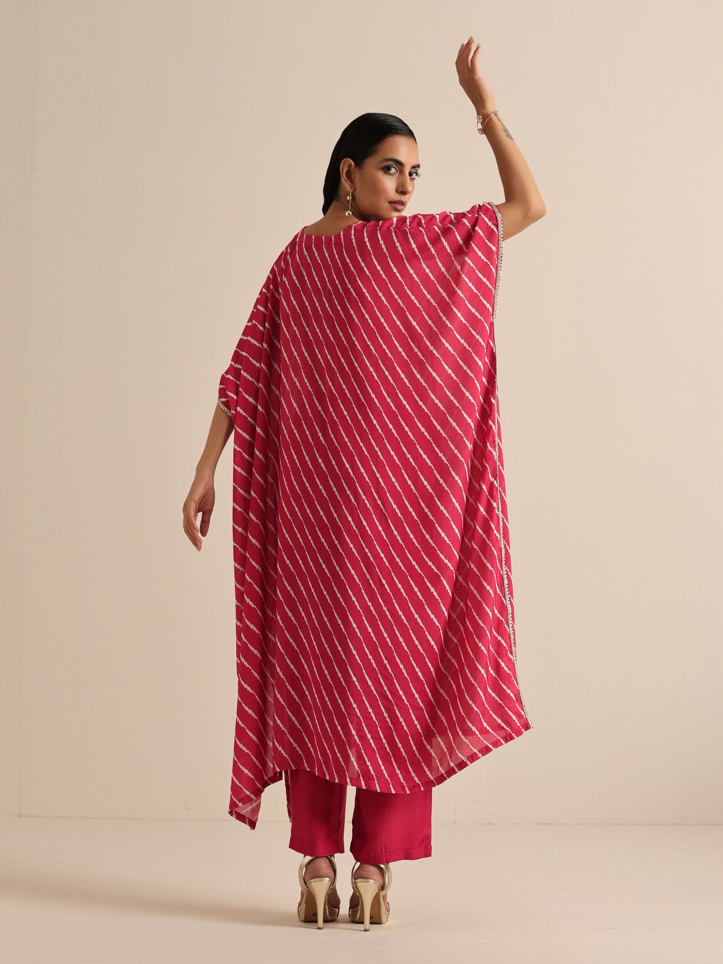 trueBrowns Pink Lehariya Printed Silk Kaftan Pant Set | Swadesiicart