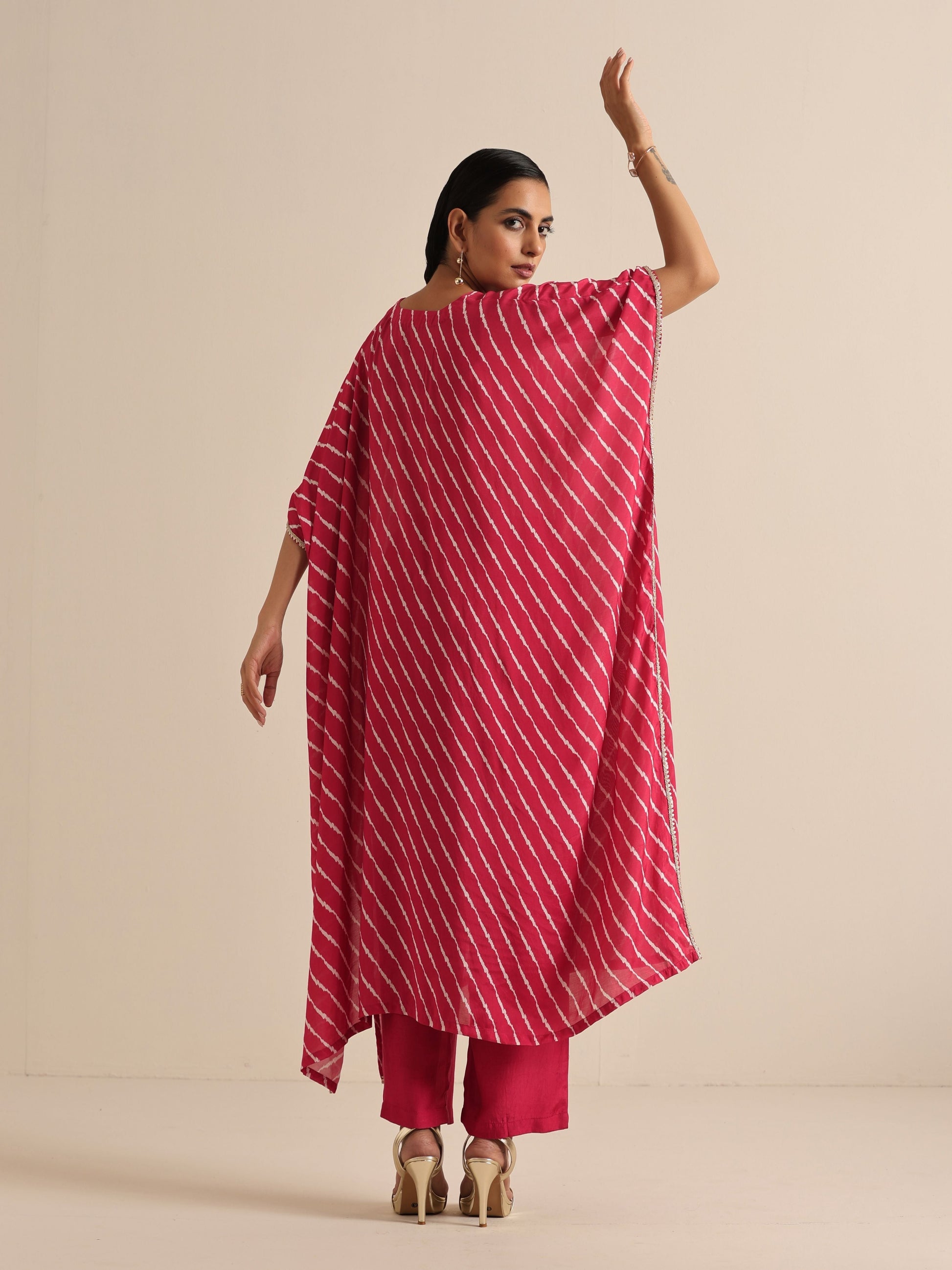 trueBrowns Pink Lehariya Printed Silk Kaftan Pant Set | Swadesiicart