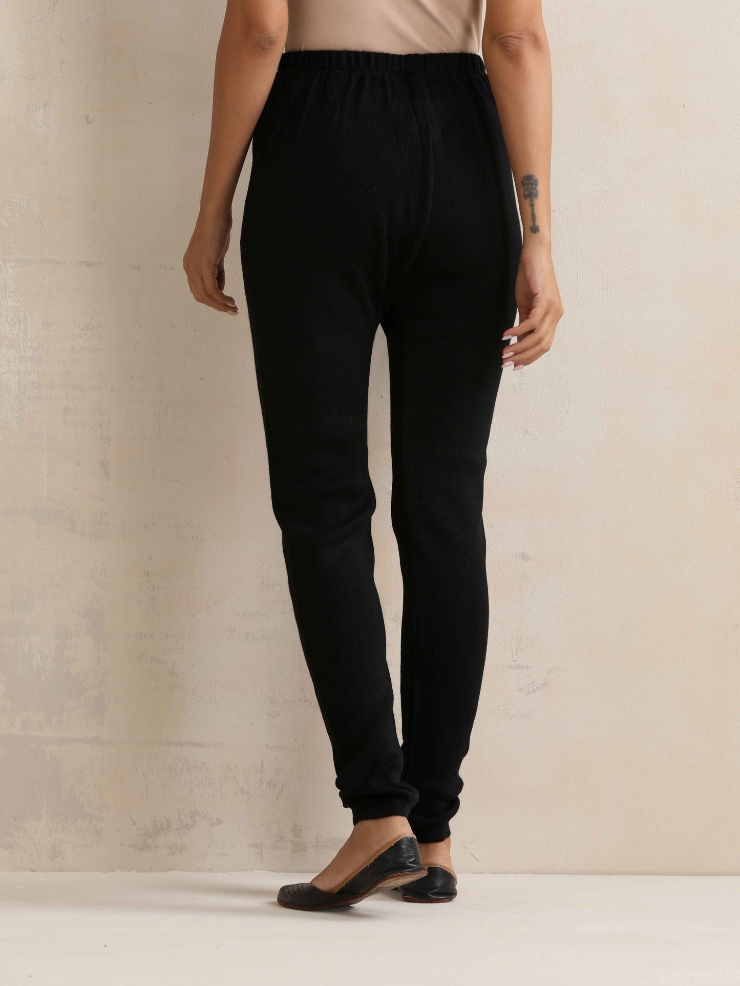 trueBrowns Black Woollen Leggings | Swadesiicart
