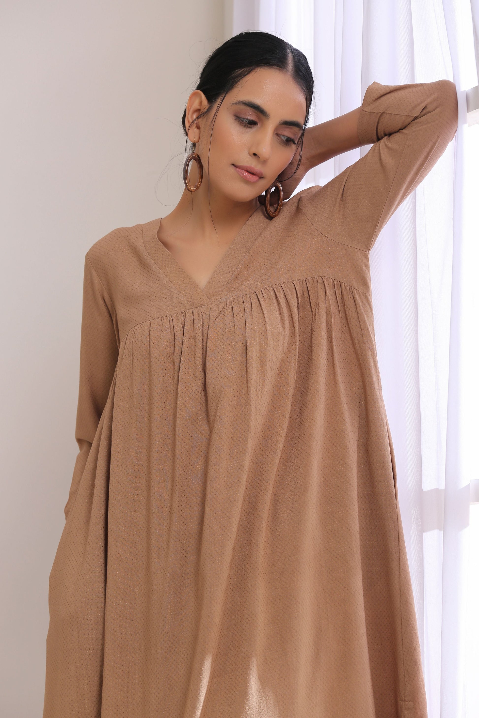 trueBrowns Beige Dobby Gathered Kurta Pant Set | Swadesiicart