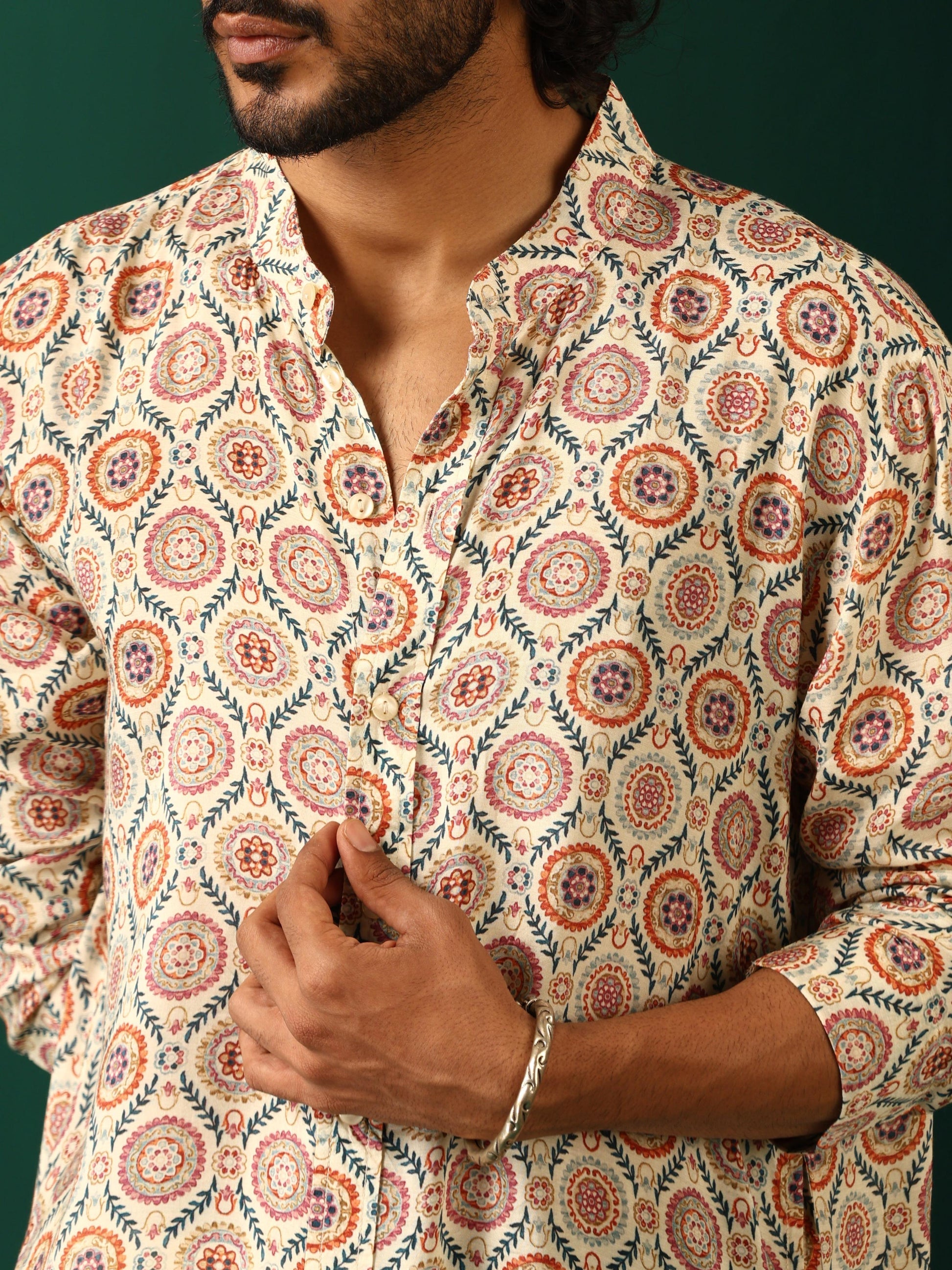trueBrowns Men's Off White Circle Floral Muslin Silk Printed Long Kurta | Swadesiicart
