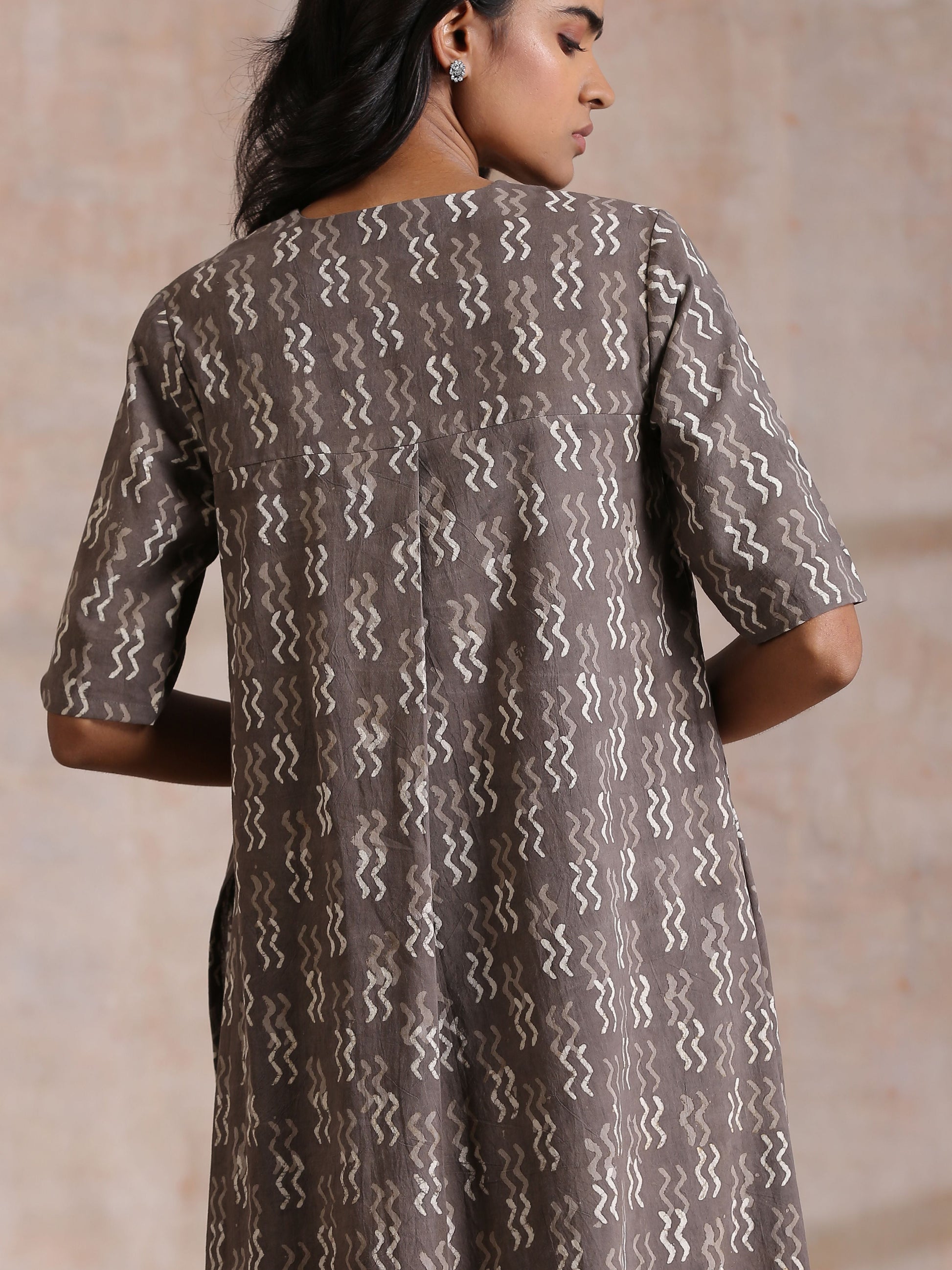 trueBrowns Clay Dabu Zig-Zag Motifs Print Cotton Kurta Pant Set | Swadesiicart
