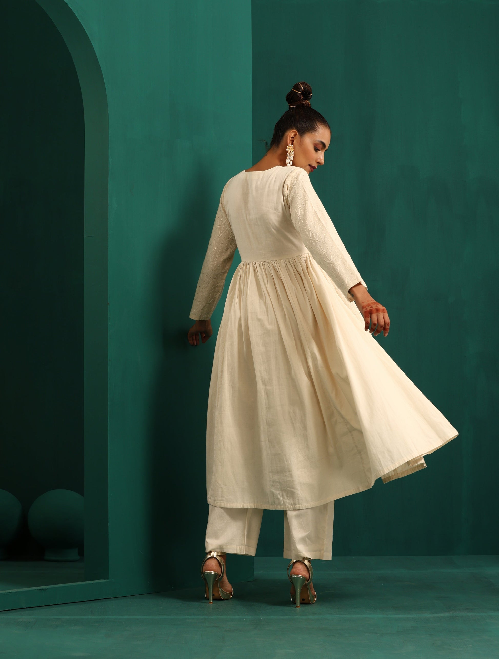 trueBrowns Ivory Tonal Cotton Anarkali Kurta Pant Set | Swadesiicart