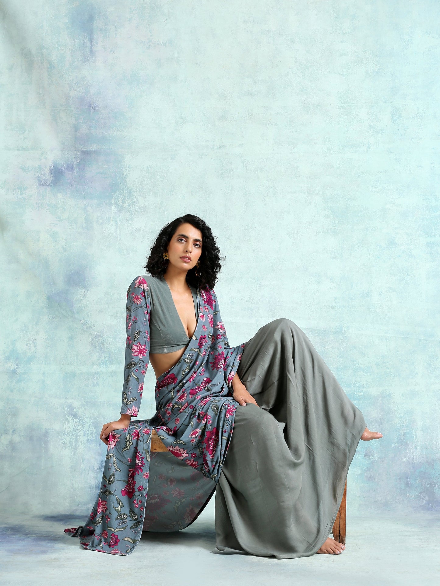 trueBrowns Grey Printed Velvet Ready to Wear Saree | Swadesiicart