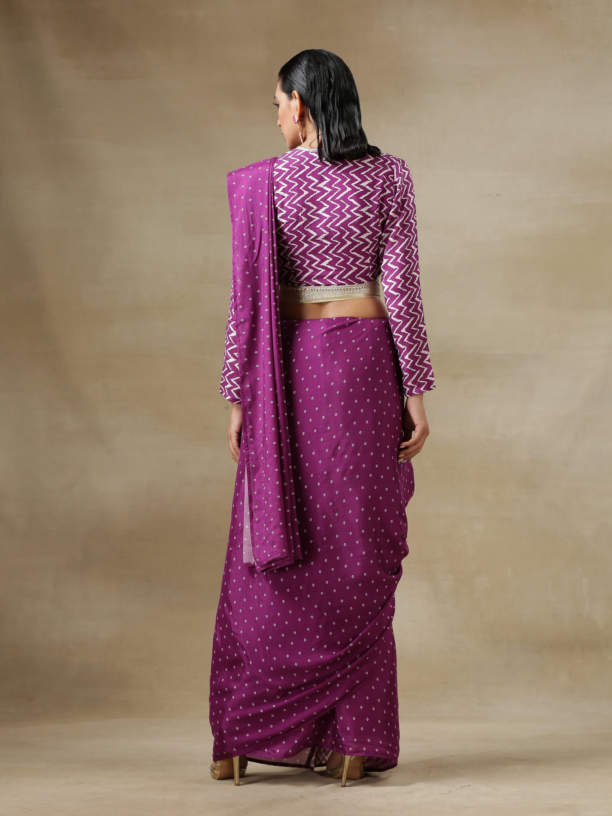 trueBrowns Purple Bandhani Printed Silk Ready to Wear Saree with Belt | Swadesiicart