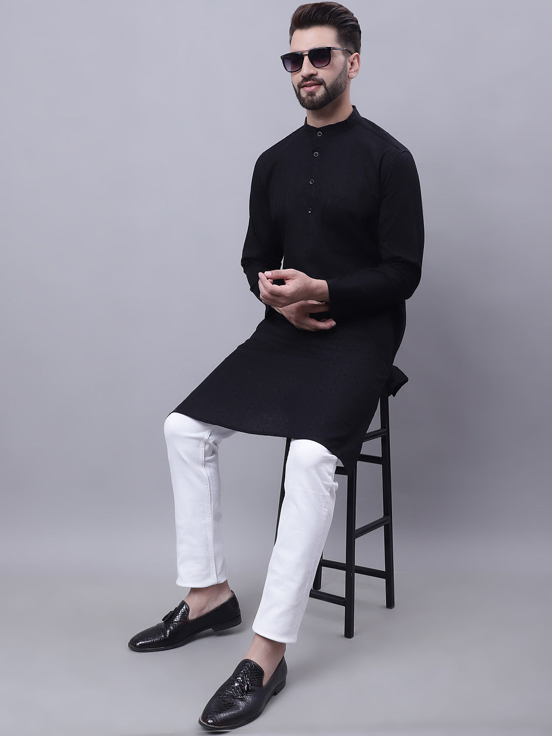 Even Apparels Black Pure Cotton Kurta With Band Collar | Swadesiicart