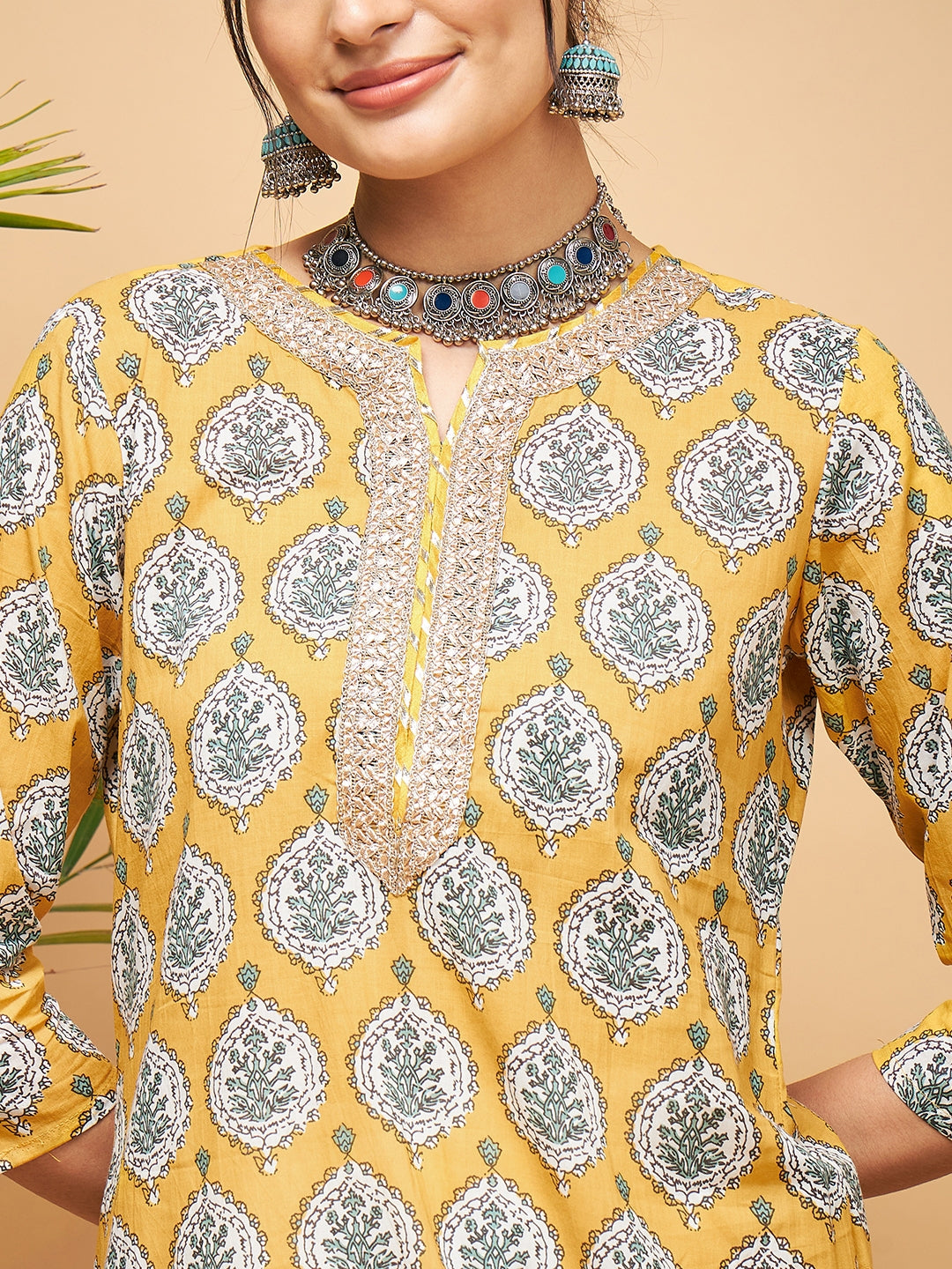 InWeave Women's Sunset Boota Print Gota Straight Kurta Pant Set - Swadesiicart