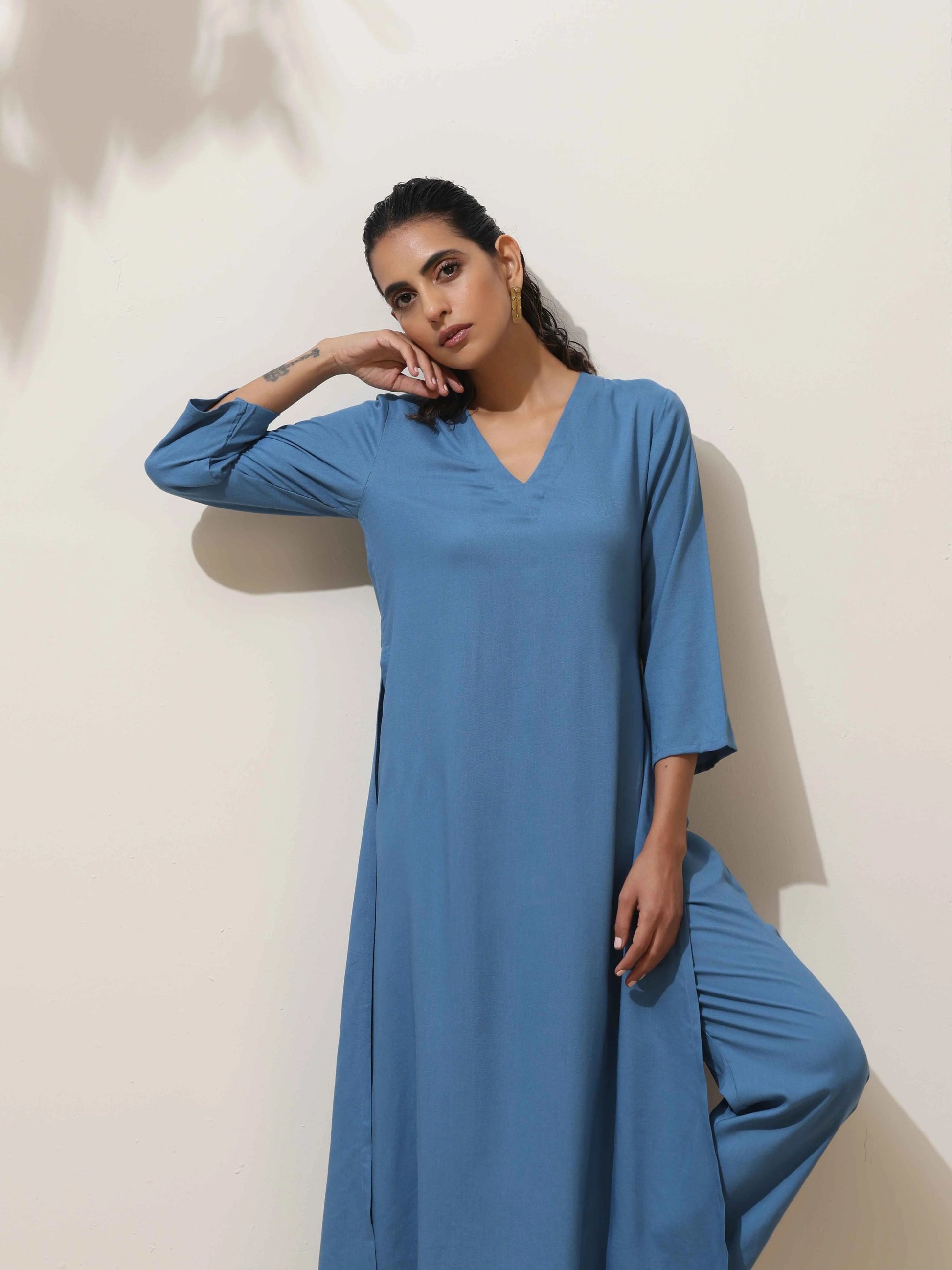 trueBrowns Blue Viscose Kurta Pant Set | Swadesiicart