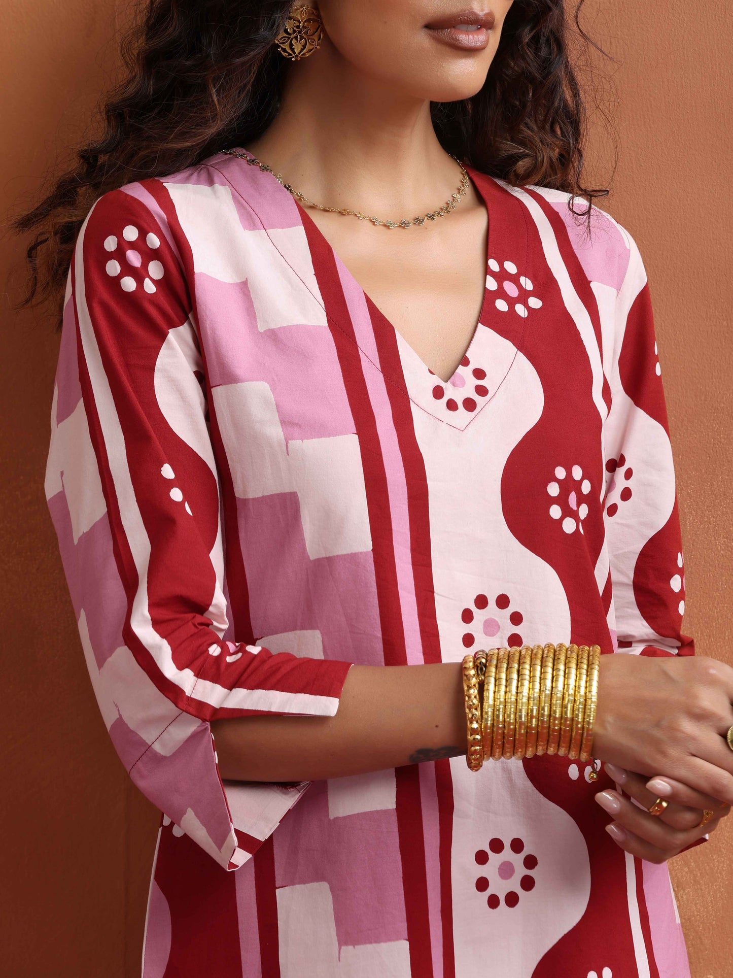 trueBrowns Pink Geometric Print Kurta Co-ord Set - Swadesiicart