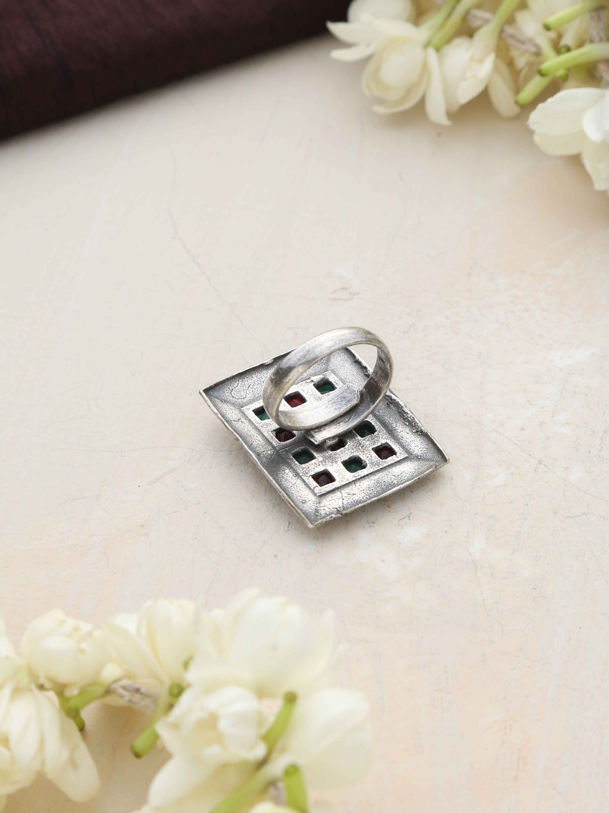 trueBrowns Silver Tone Rectangular Stone Ring | Swadesiicart