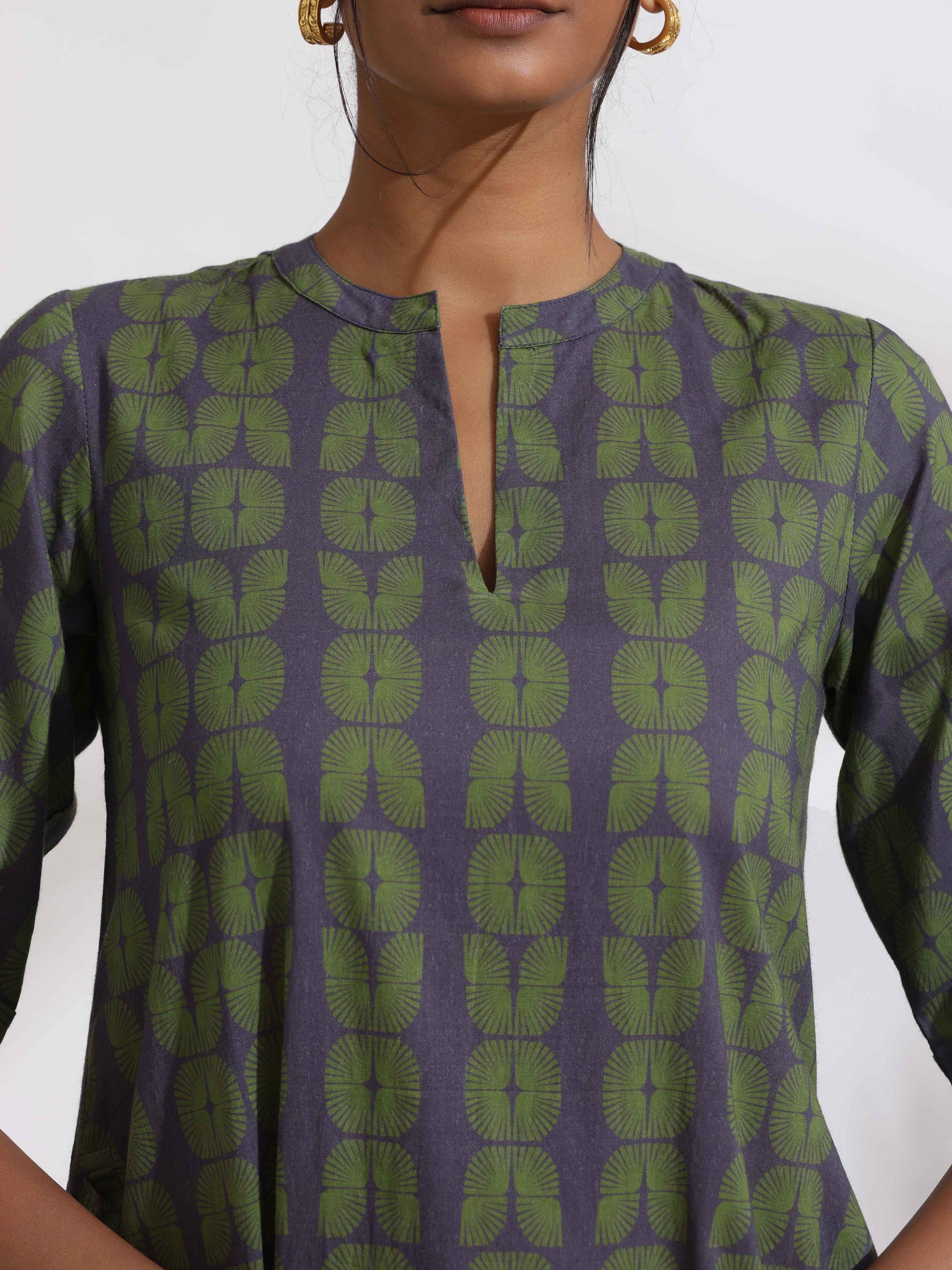 trueBrowns Grey Cotton Print Highlow Kurta Set | Swadesiicart
