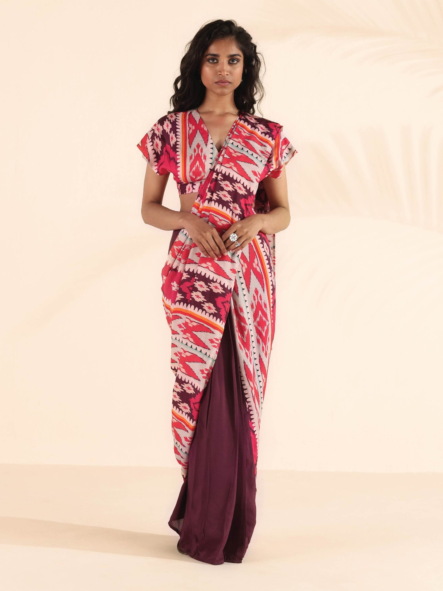 trueBrowns Maroon Muslin Ikat Ready to Wear Saree | Swadesiicart