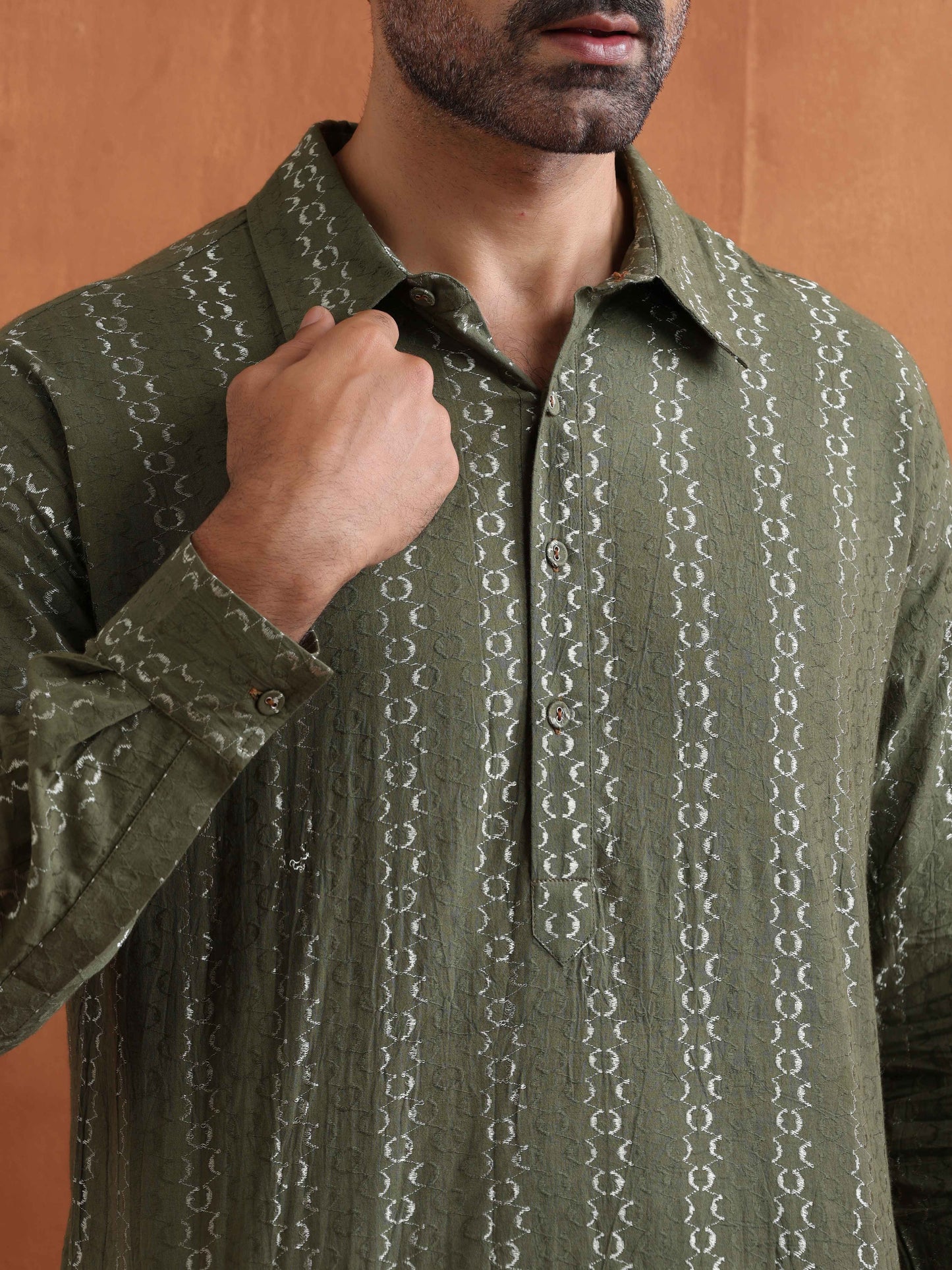 trueBrowns Men's Olive Green Cotton Dobby Short Kurta | Swadesiicart